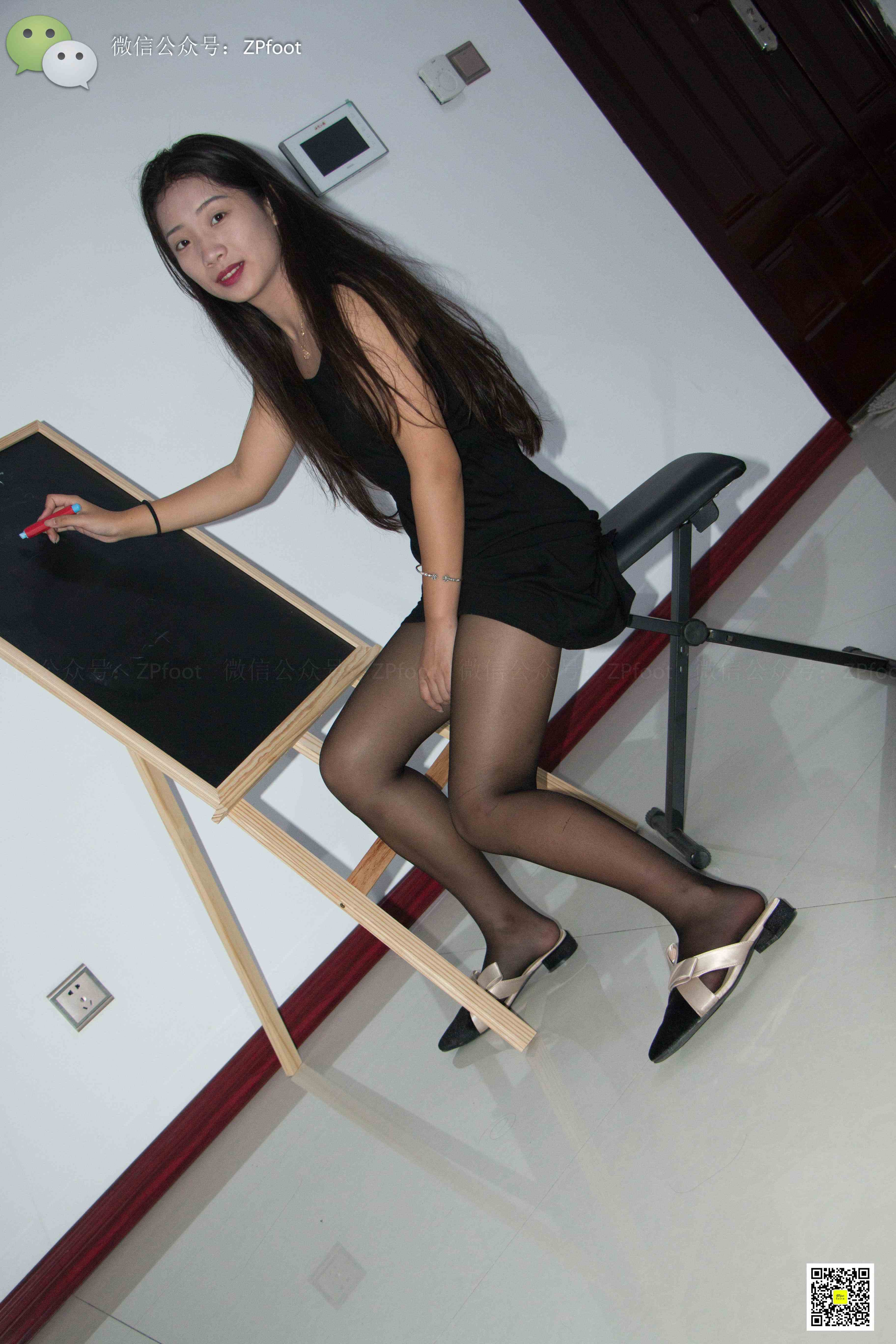 China Beauty Legs and feet 1132