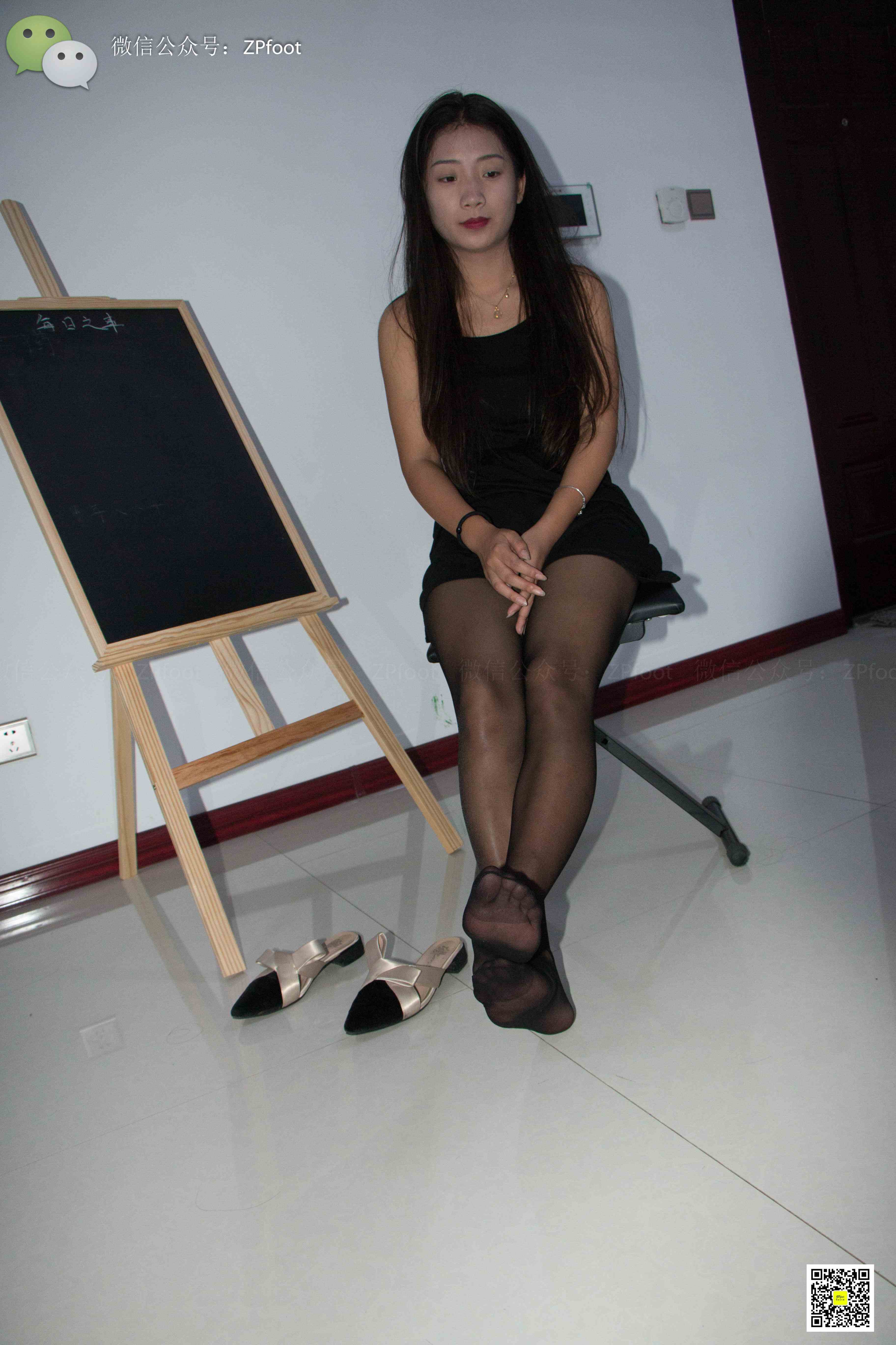 China Beauty Legs and feet 1132