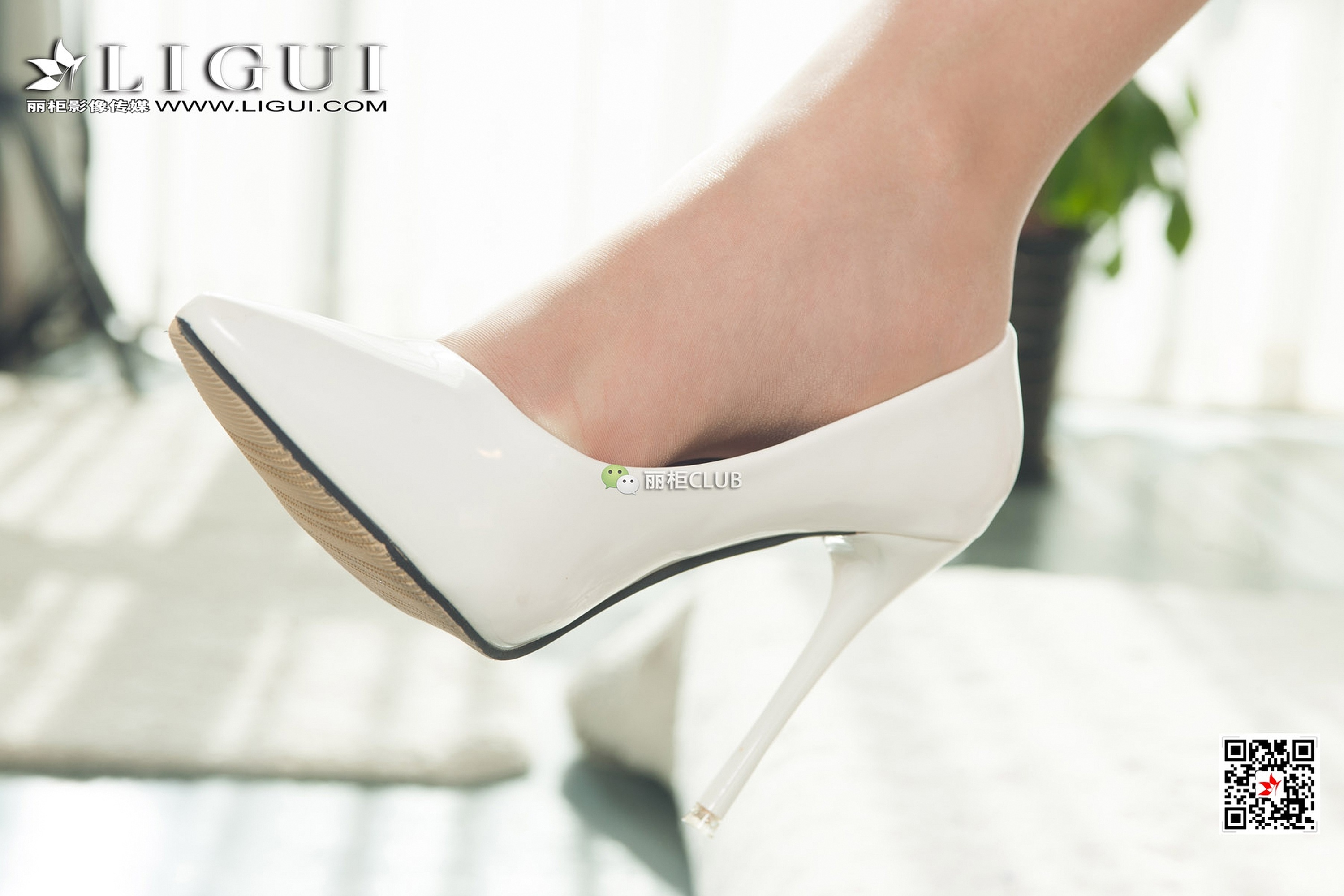 pretty lady dirty feet 73