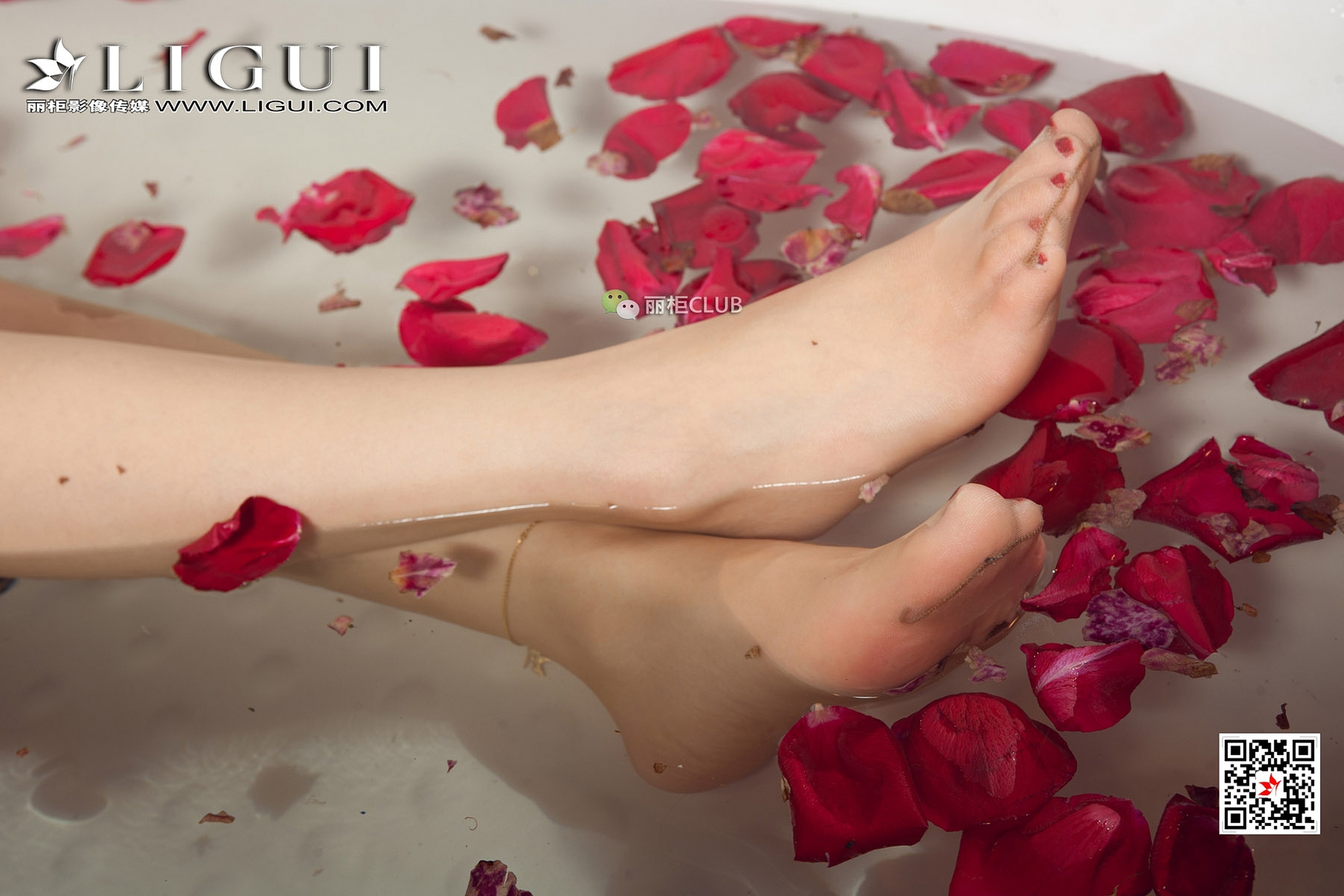 pretty lady dirty feet 73