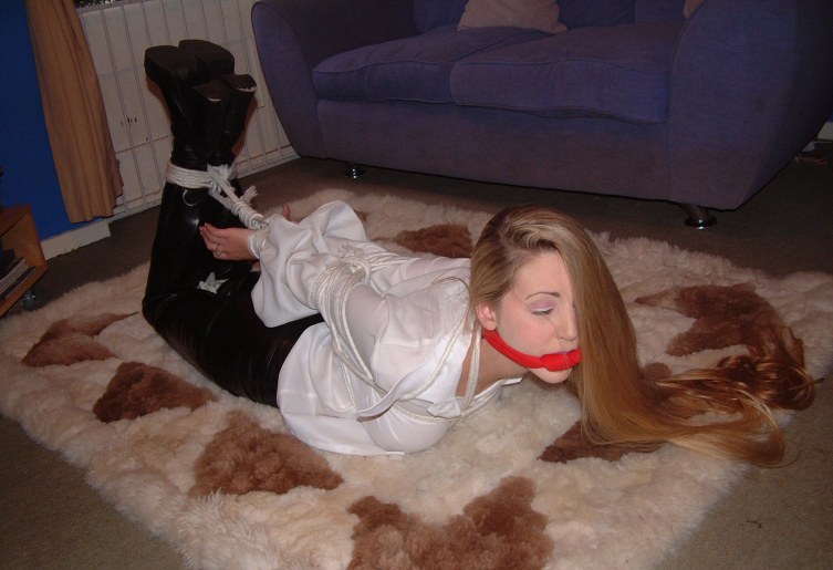 Tied Sexy Beauties 424