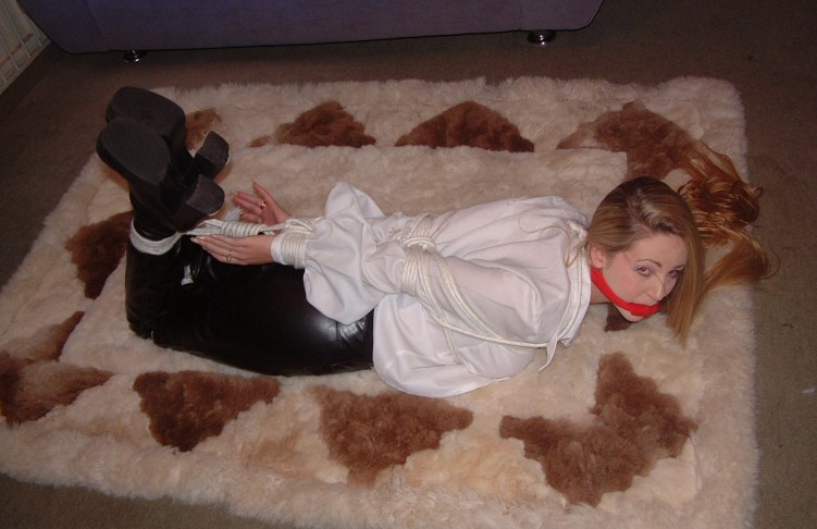 Tied Sexy Beauties 424