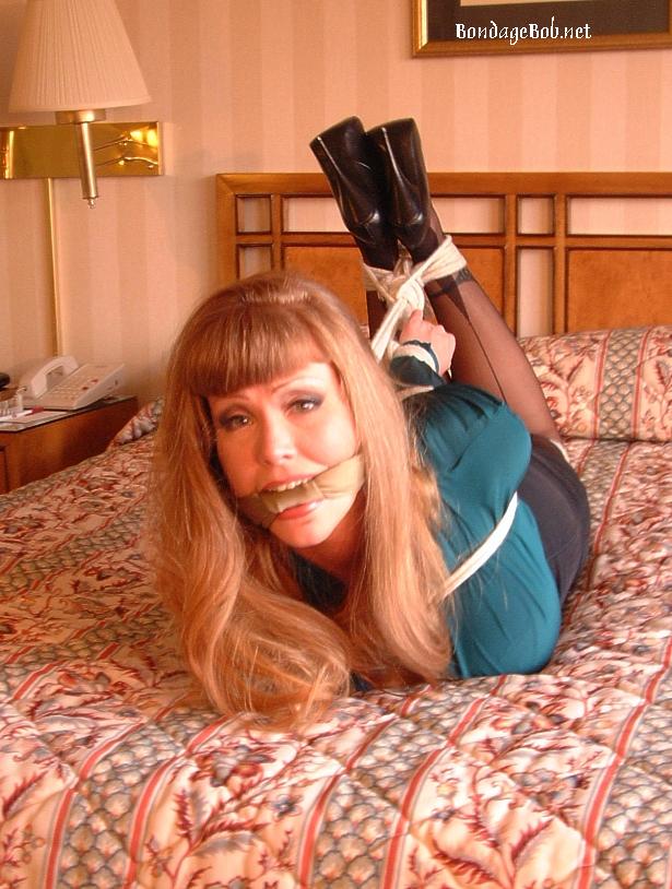 Tied Sexy Beauties 425