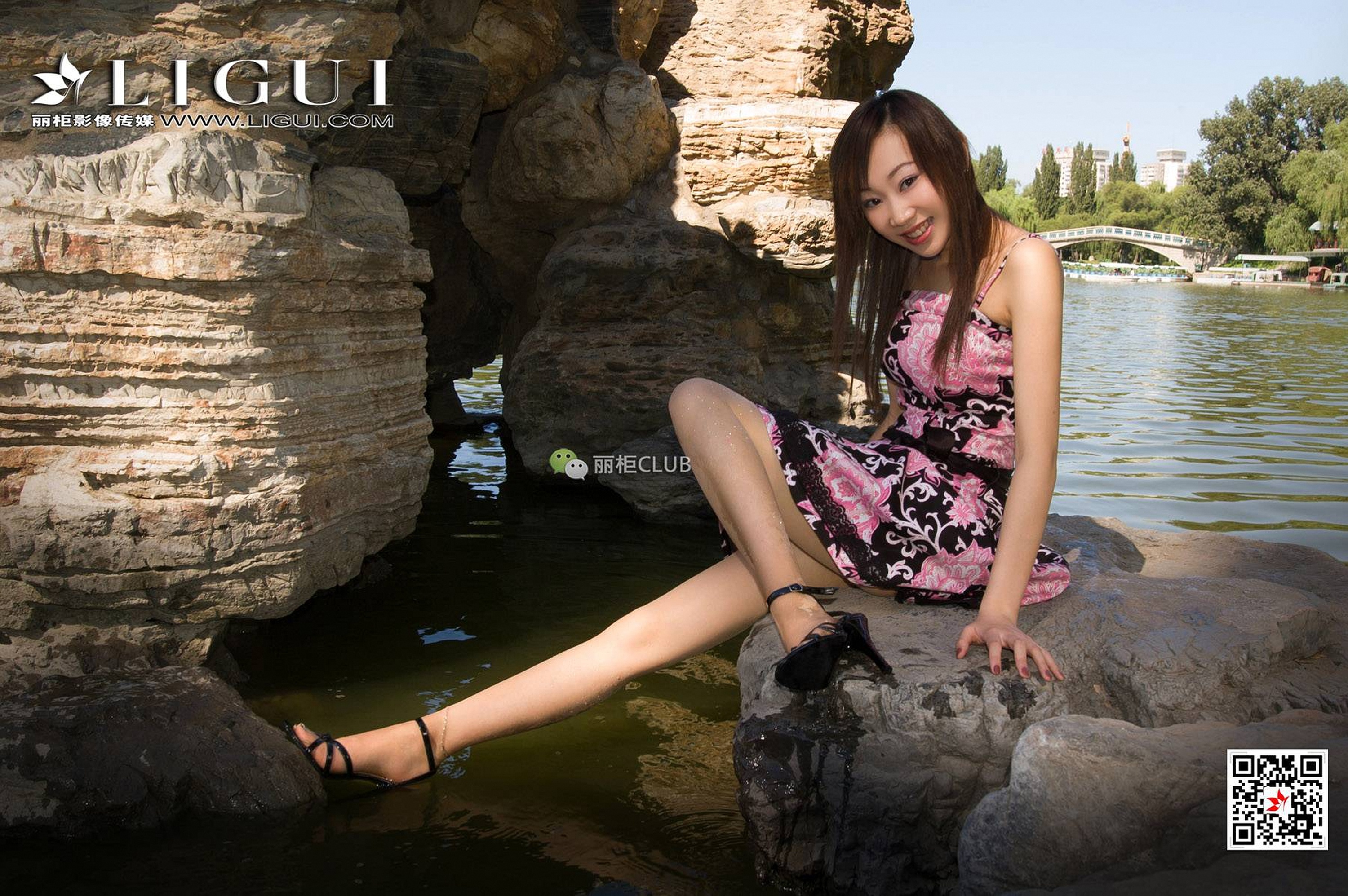 pretty lady dirty feet 75