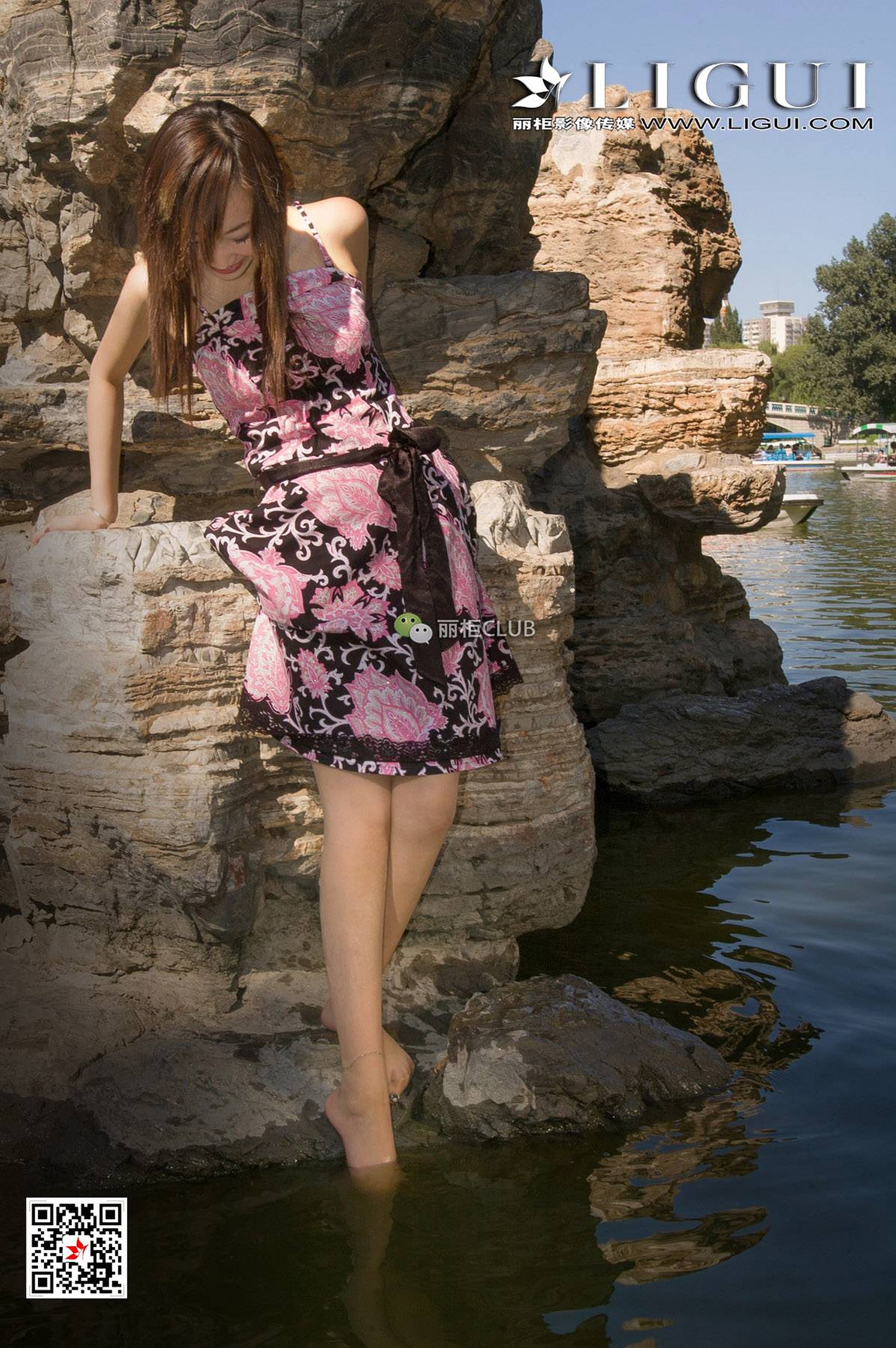 pretty lady dirty feet 75