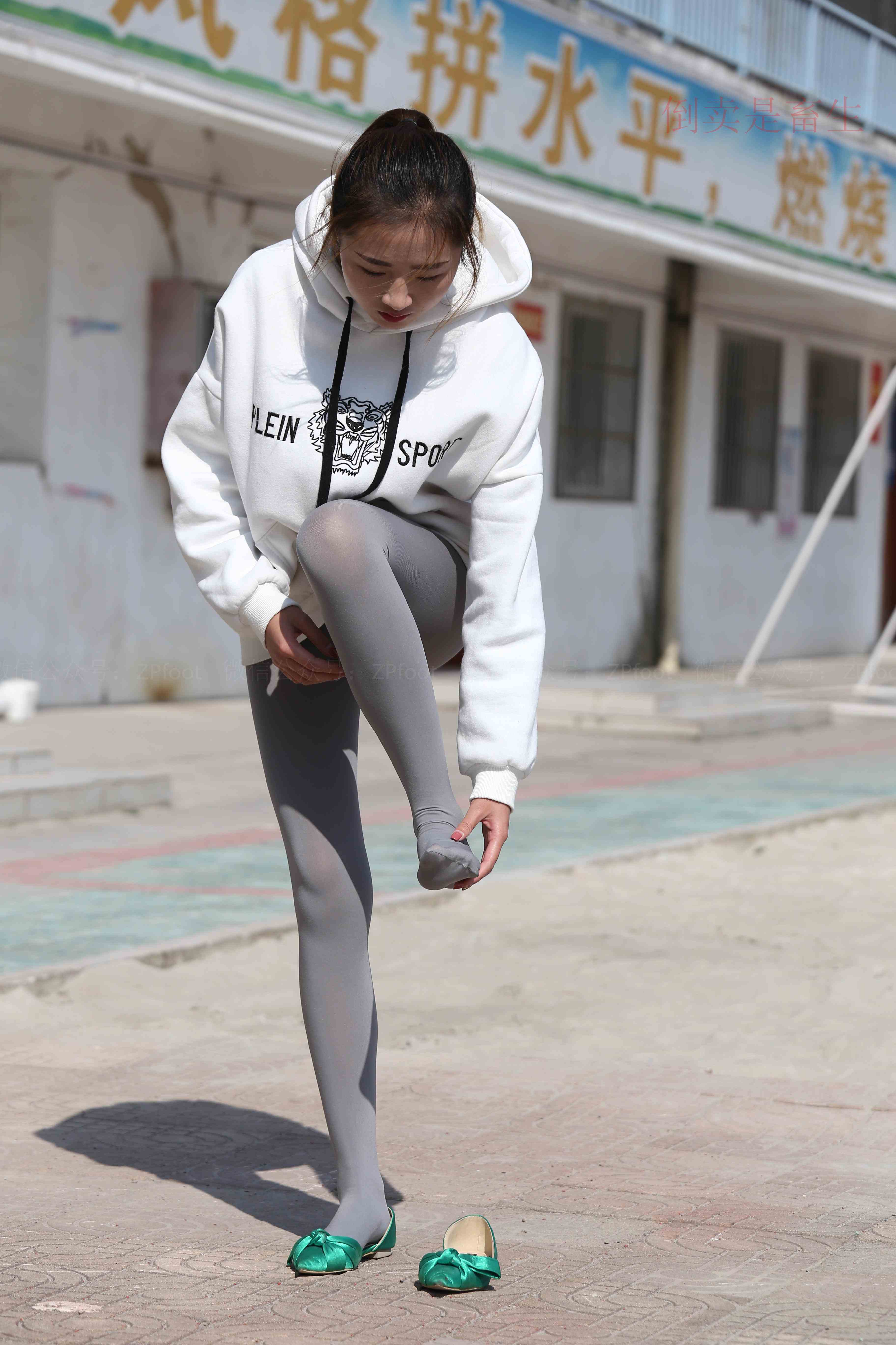 China Beauty Legs and feet 1143