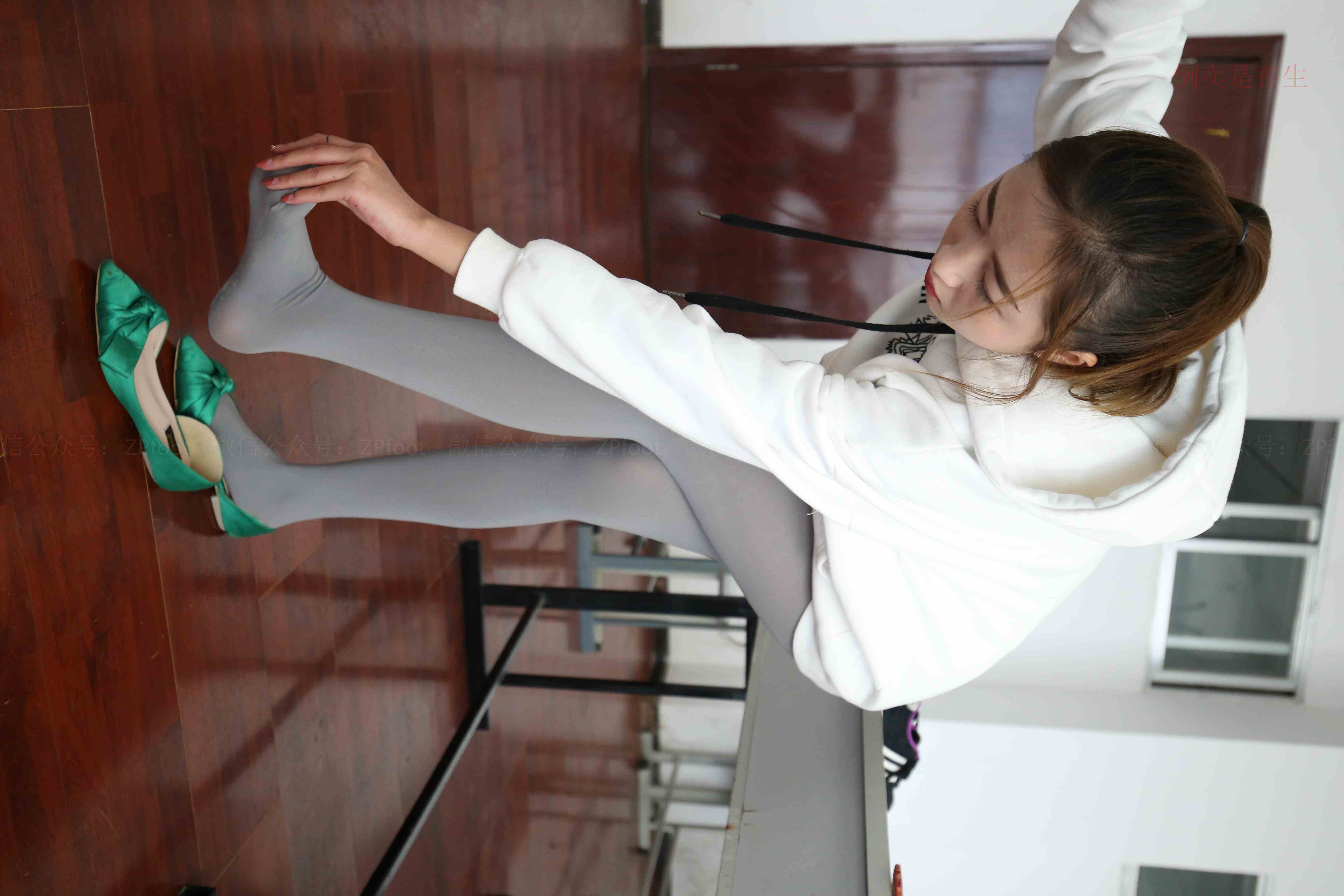 China Beauty Legs and feet 1143