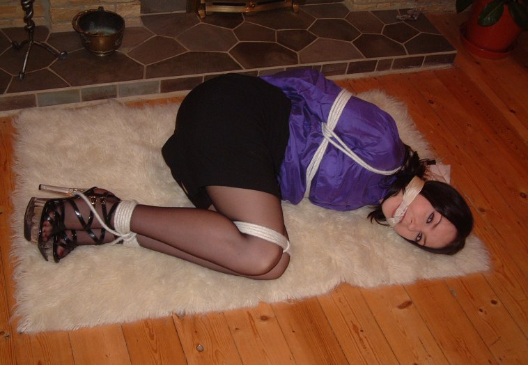 Tied Sexy Beauties 432