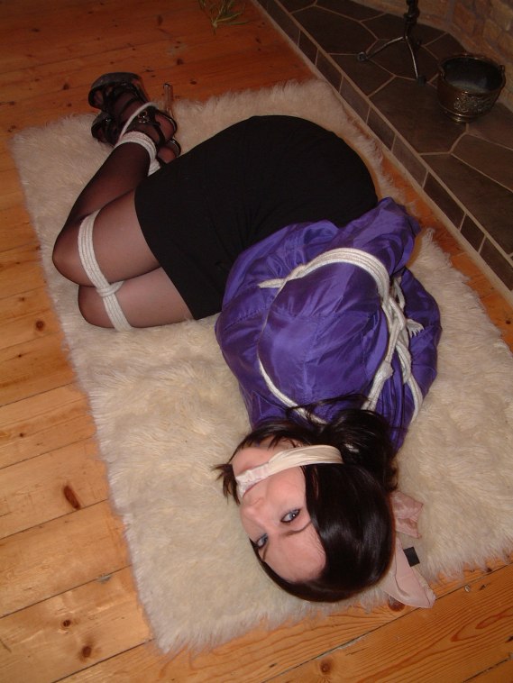 Tied Sexy Beauties 432