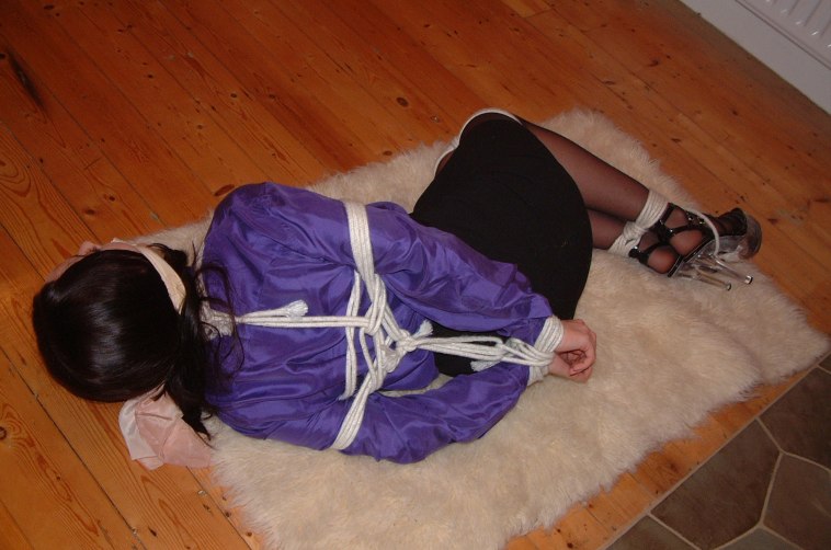 Tied Sexy Beauties 432