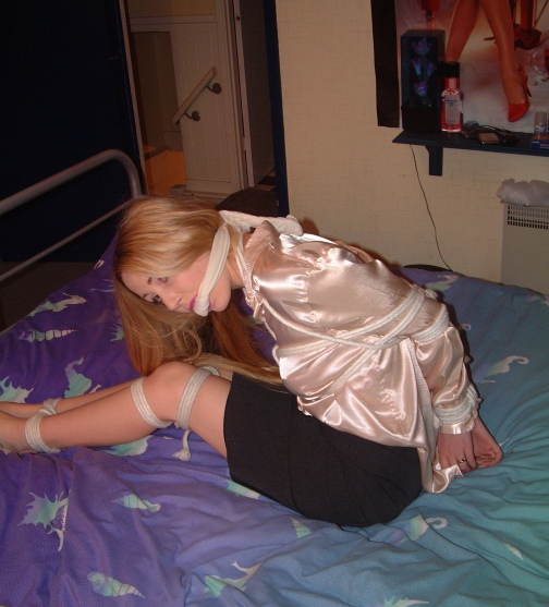 Tied Sexy Beauties 440