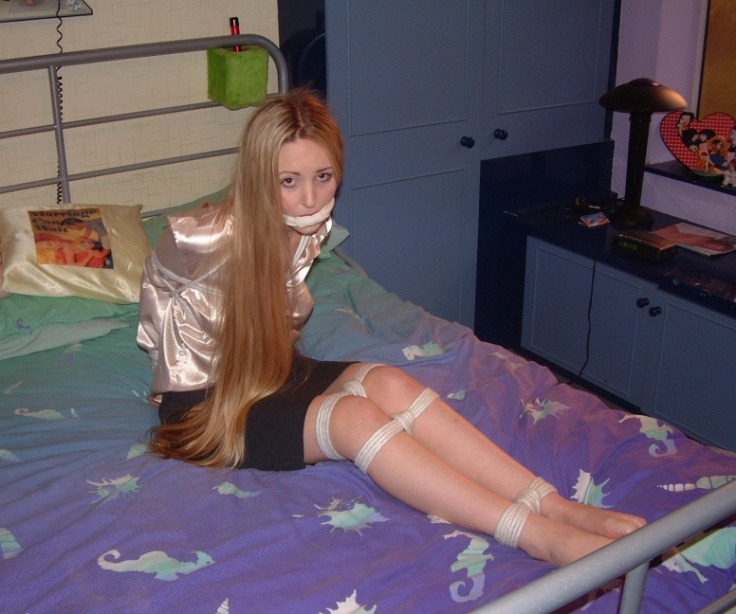 Tied Sexy Beauties 440