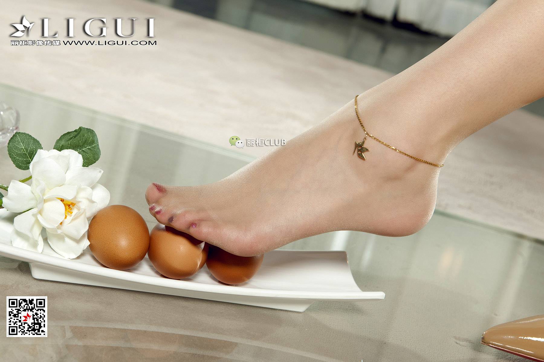 pretty lady dirty feet 77