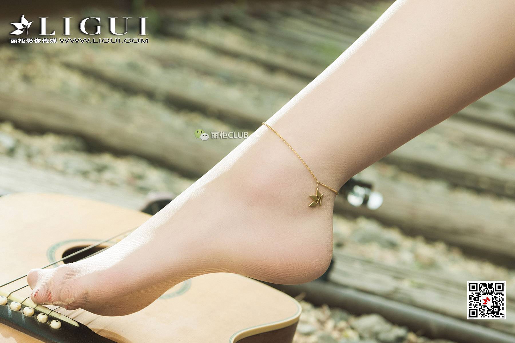 pretty lady dirty feet 78