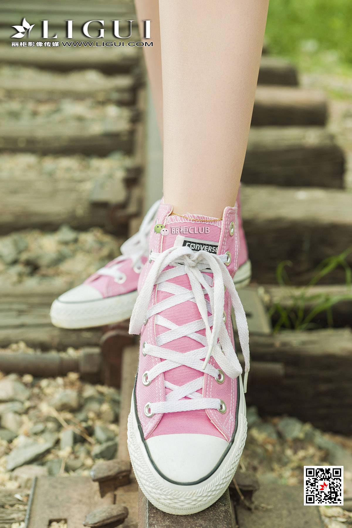 pretty lady dirty feet 78