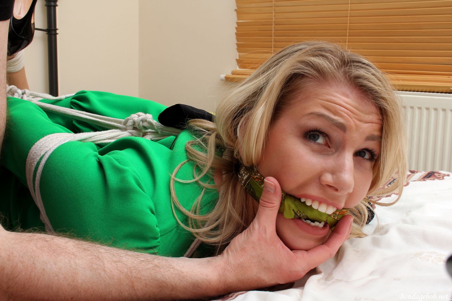 Tied Sexy Beauties 470-2