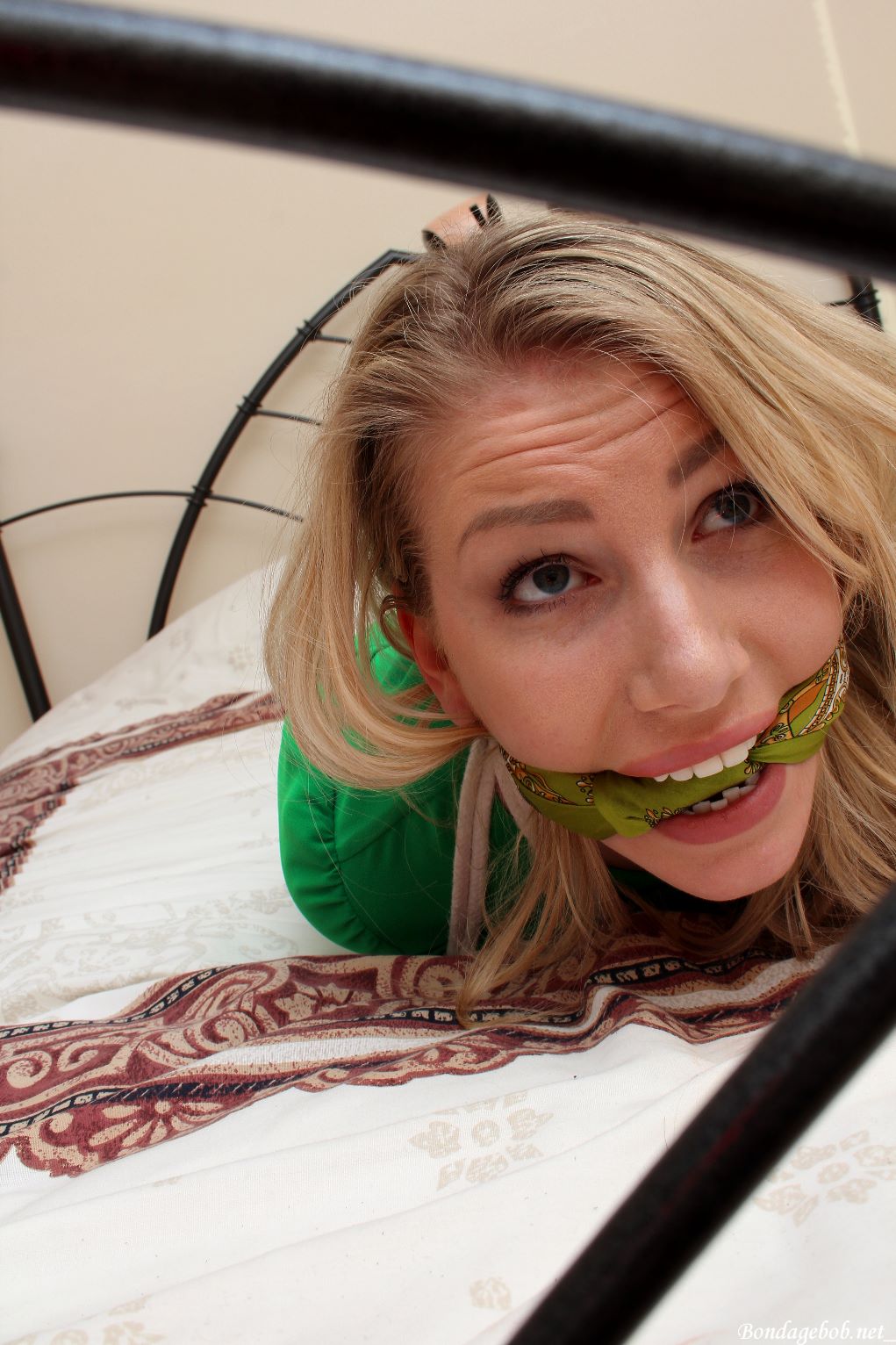 Tied Sexy Beauties 470-2