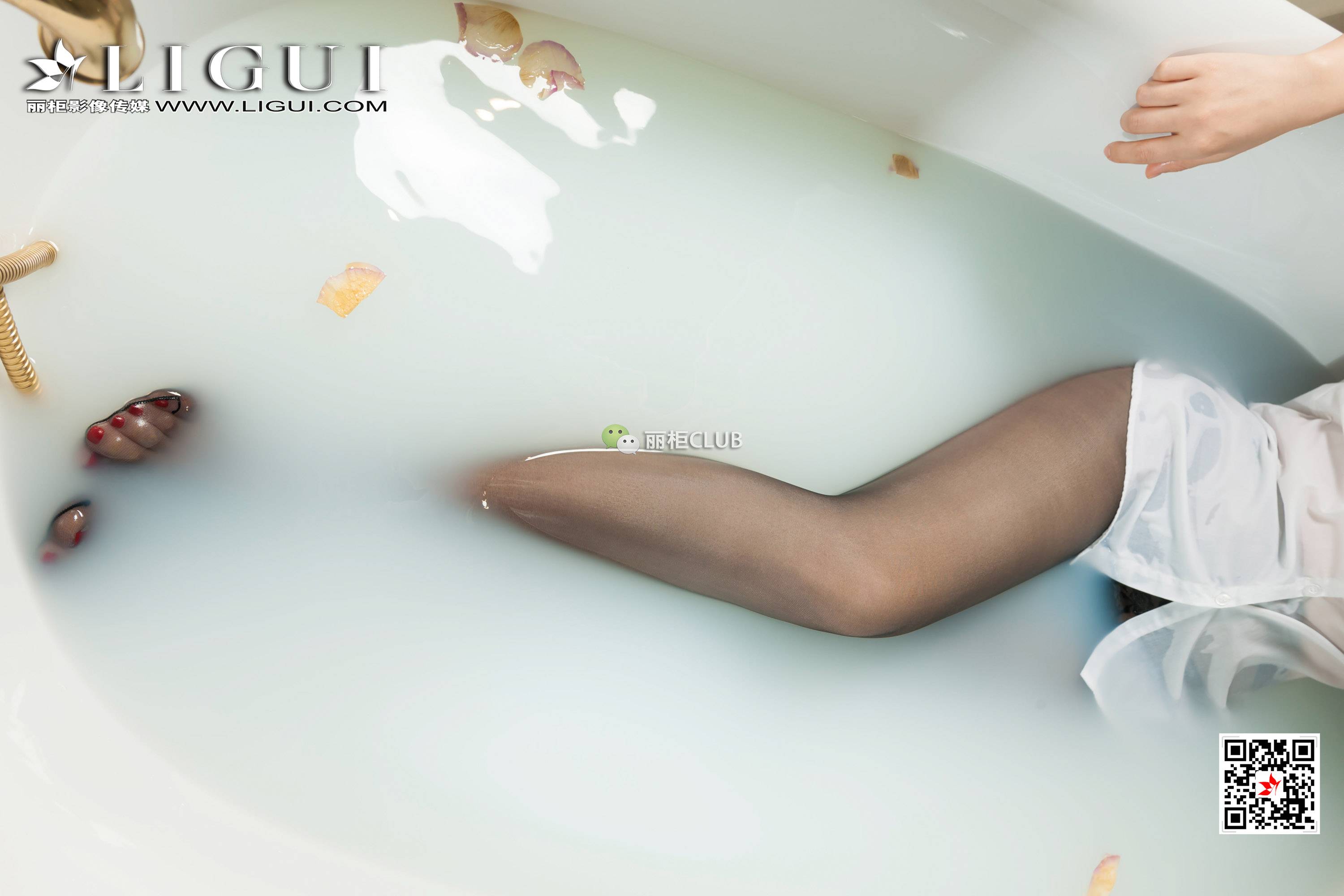 pretty lady dirty feet 79