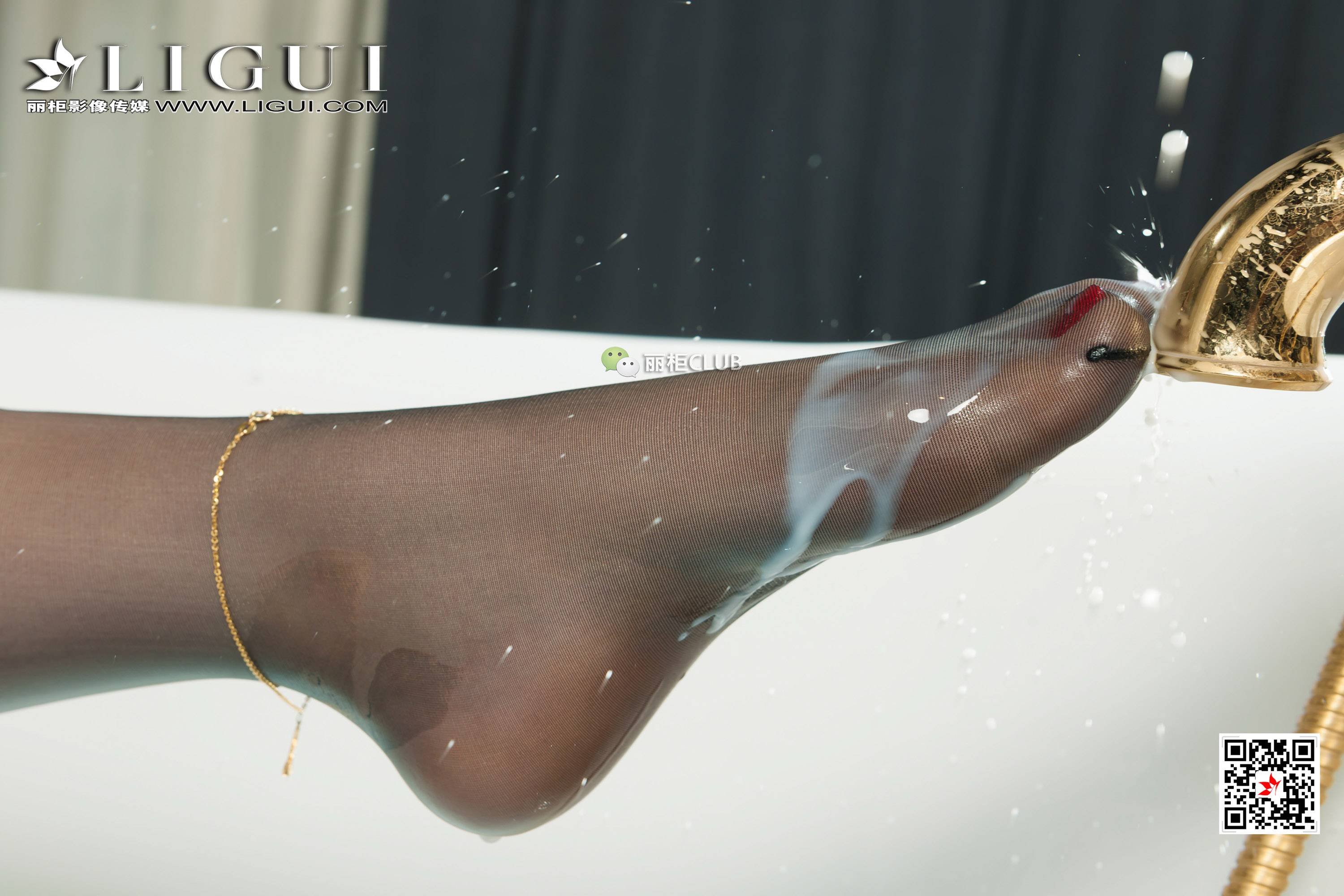 pretty lady dirty feet 79