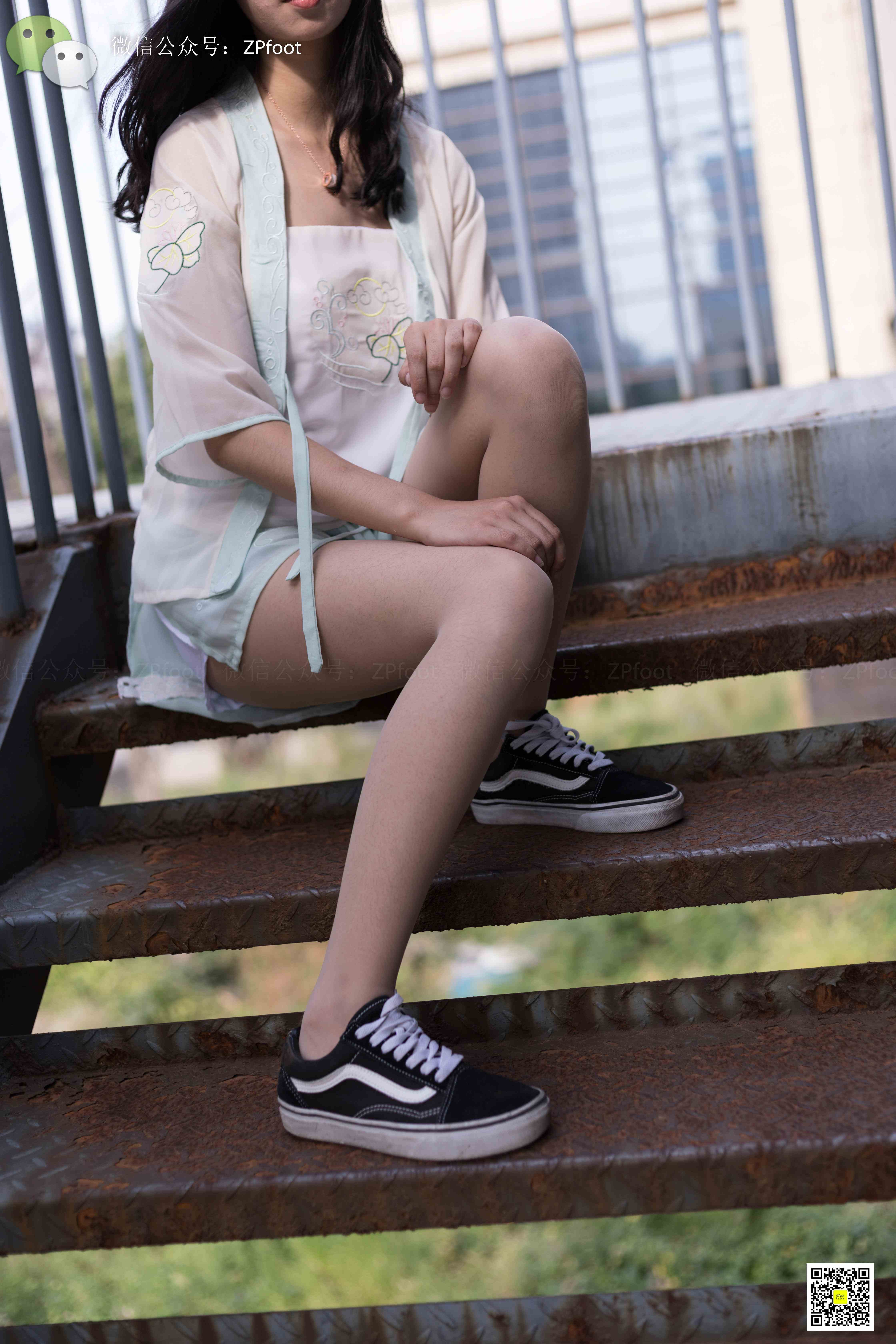 China Beauty Legs and feet 1160