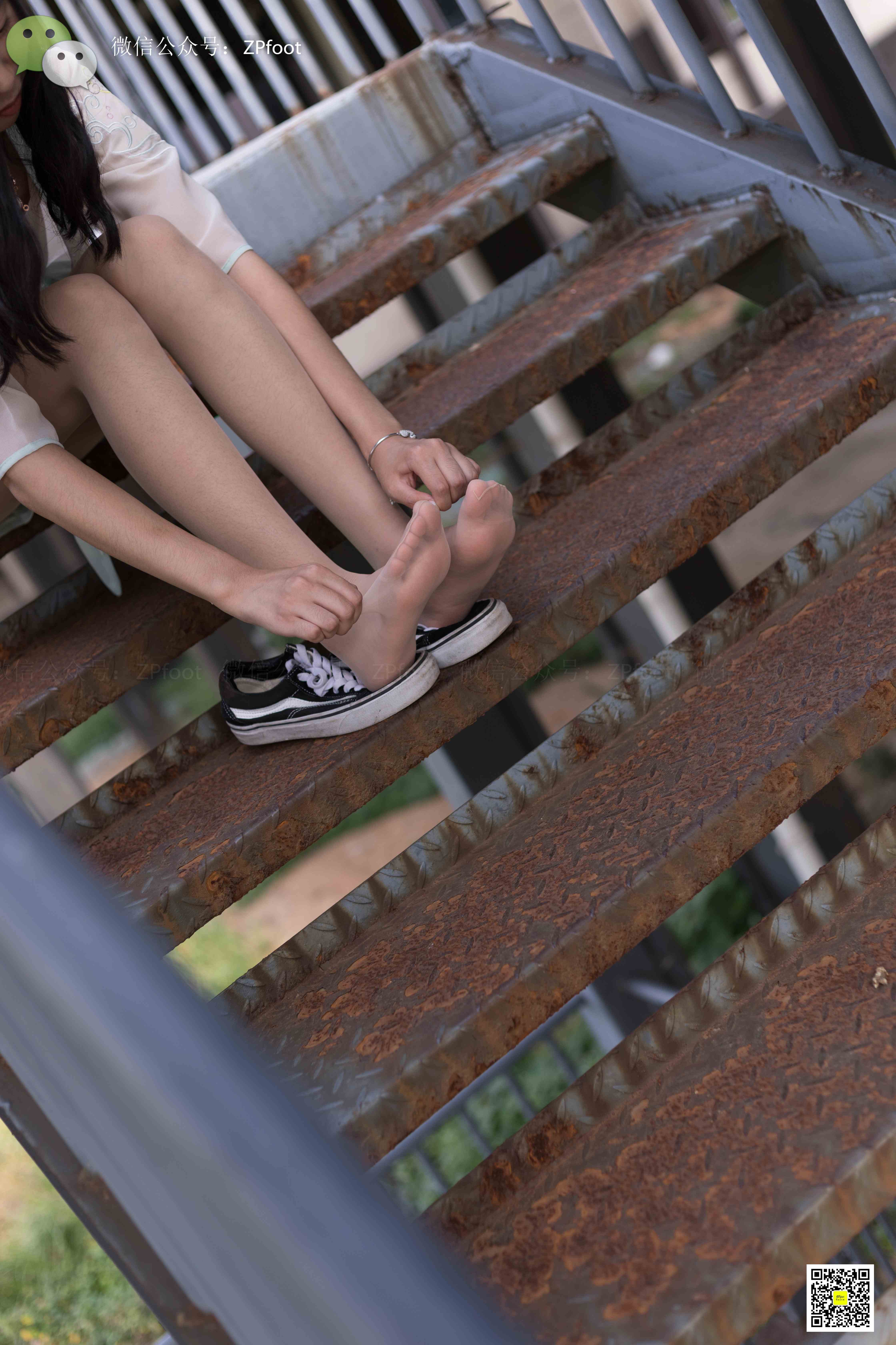 China Beauty Legs and feet 1160