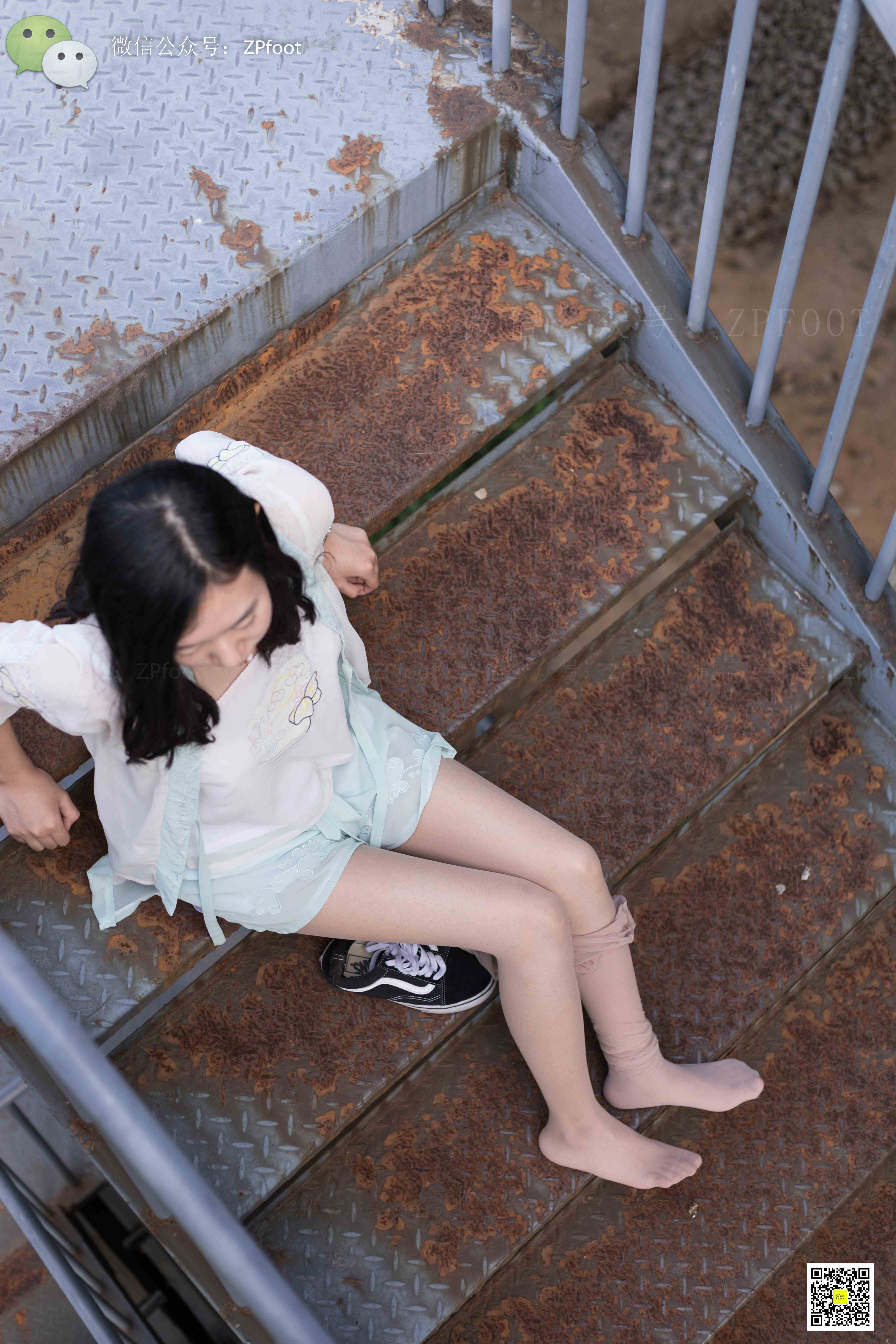 China Beauty Legs and feet 1160