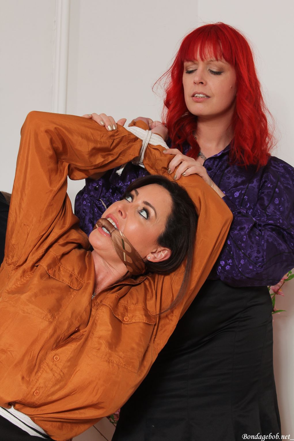 Tied Sexy Beauties 471-1