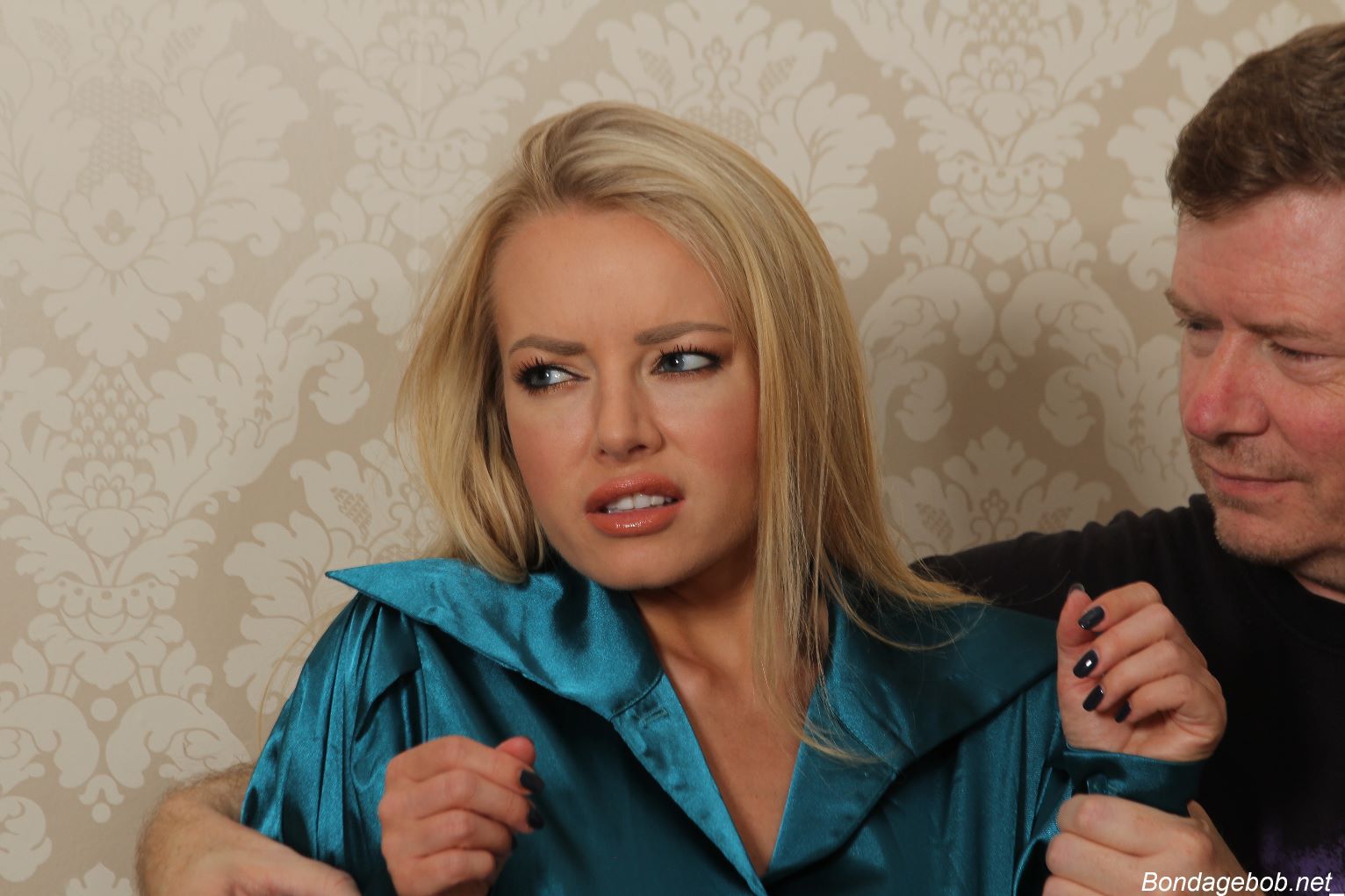 Tied Sexy Beauties 480-1