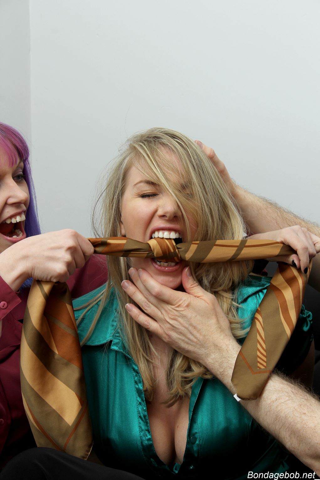 Tied Sexy Beauties 484-1