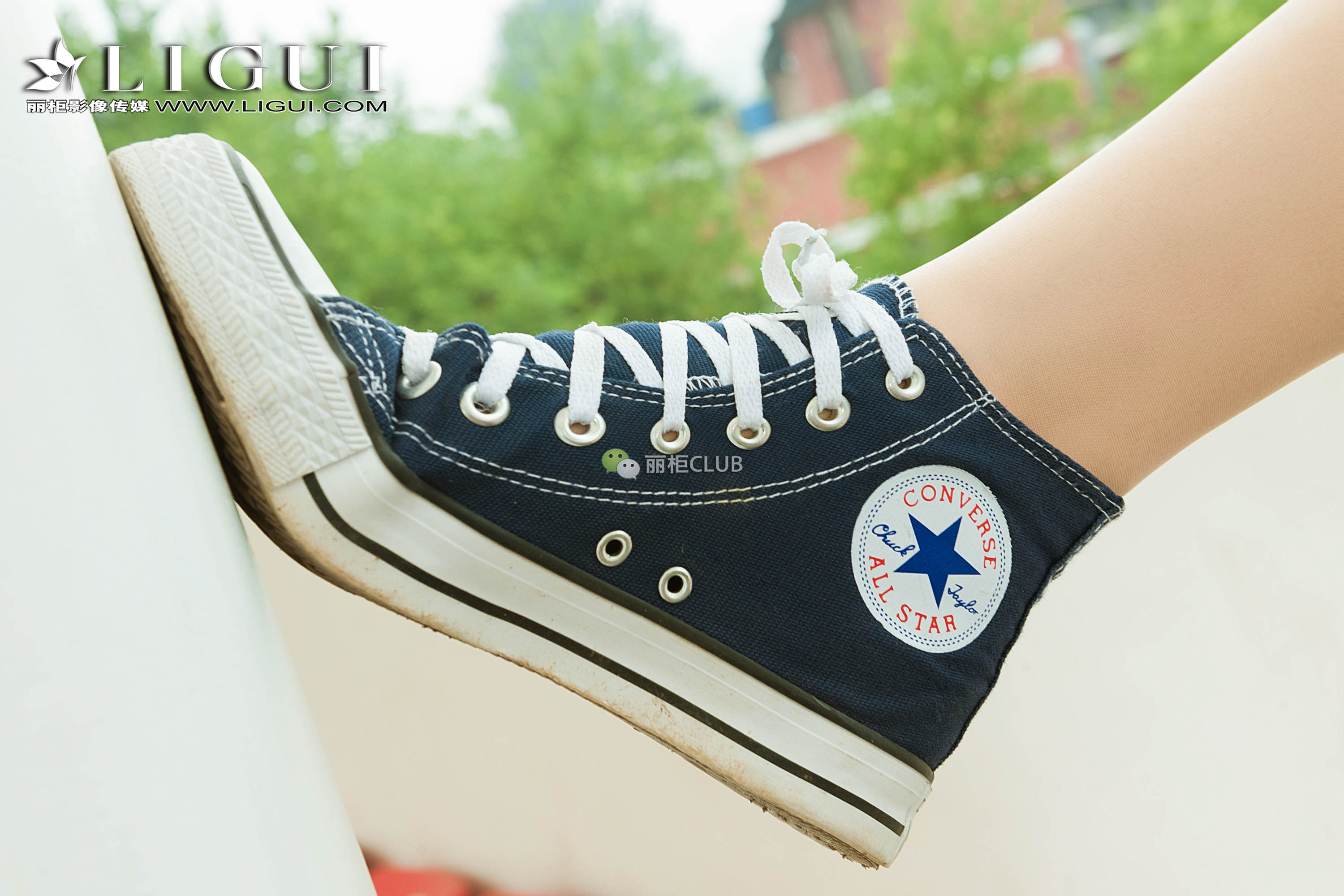 pretty lady dirty feet 82