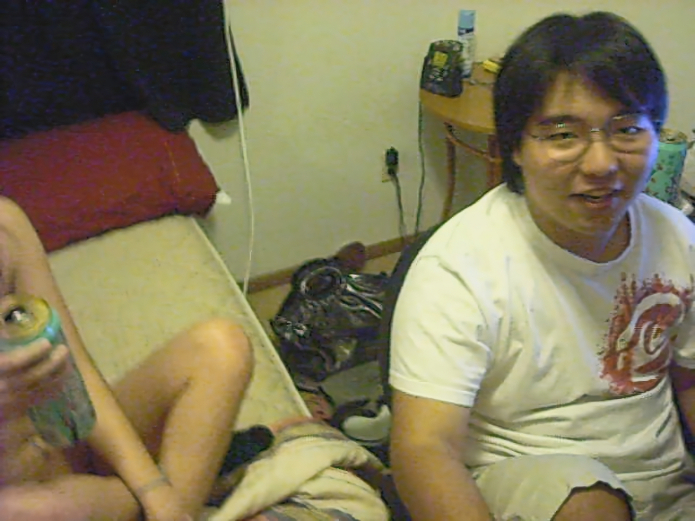 Asian slut Deira loves sucking cock