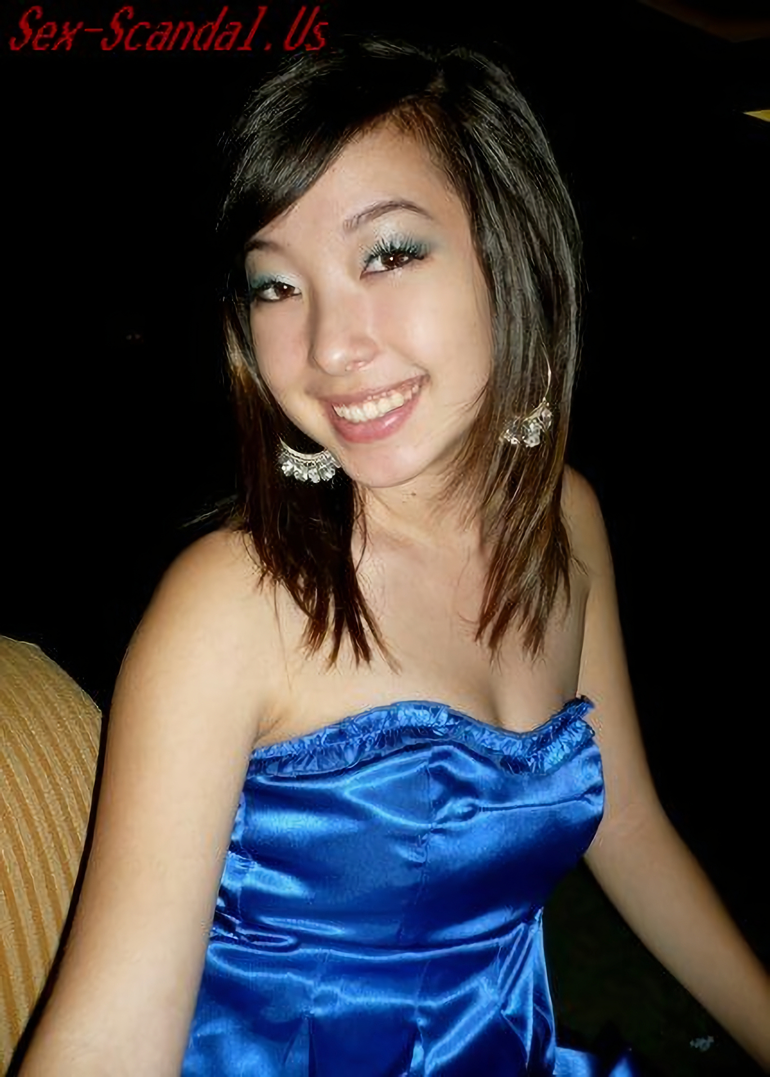 Asian slut Deira loves sucking cock