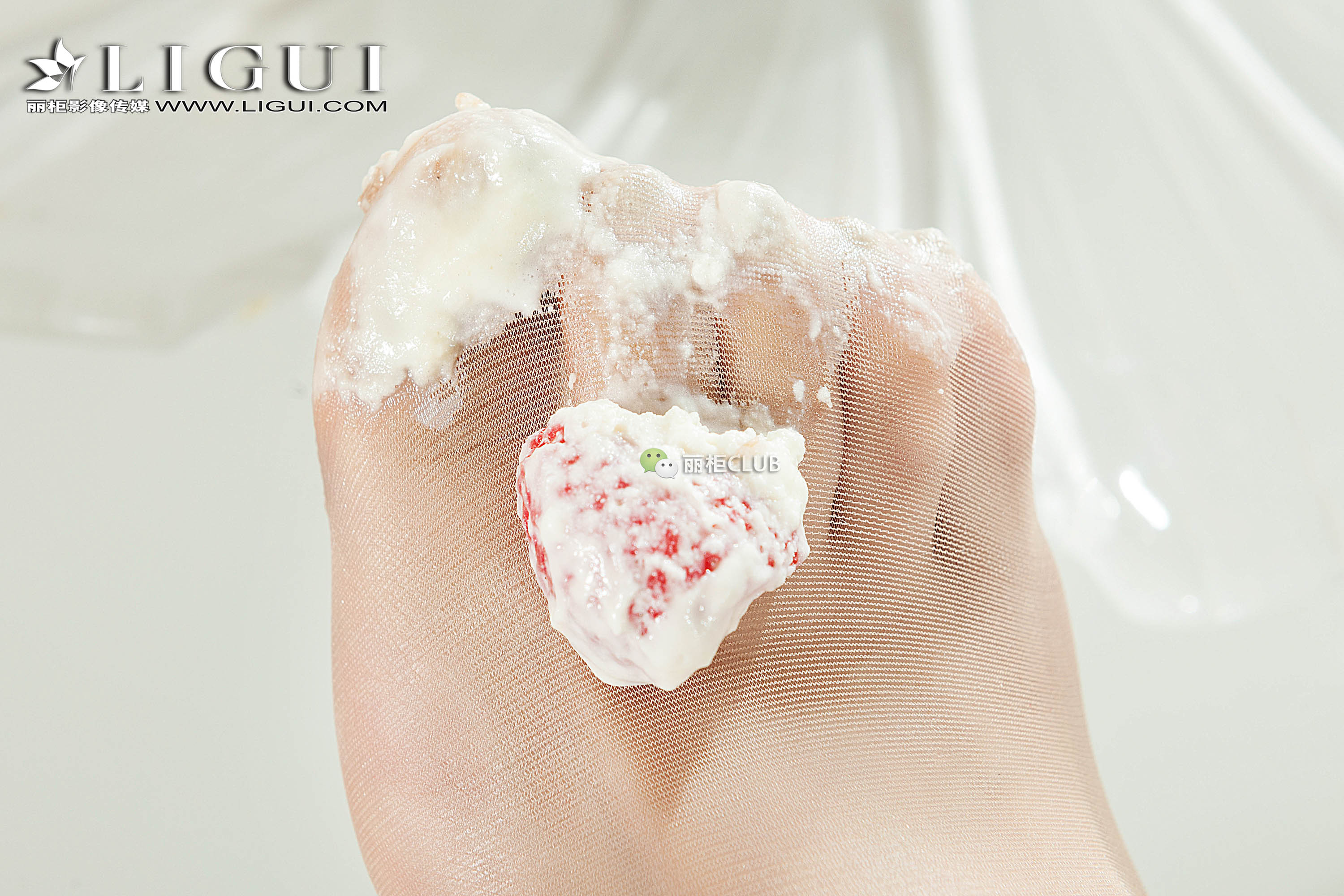 pretty lady dirty feet 84