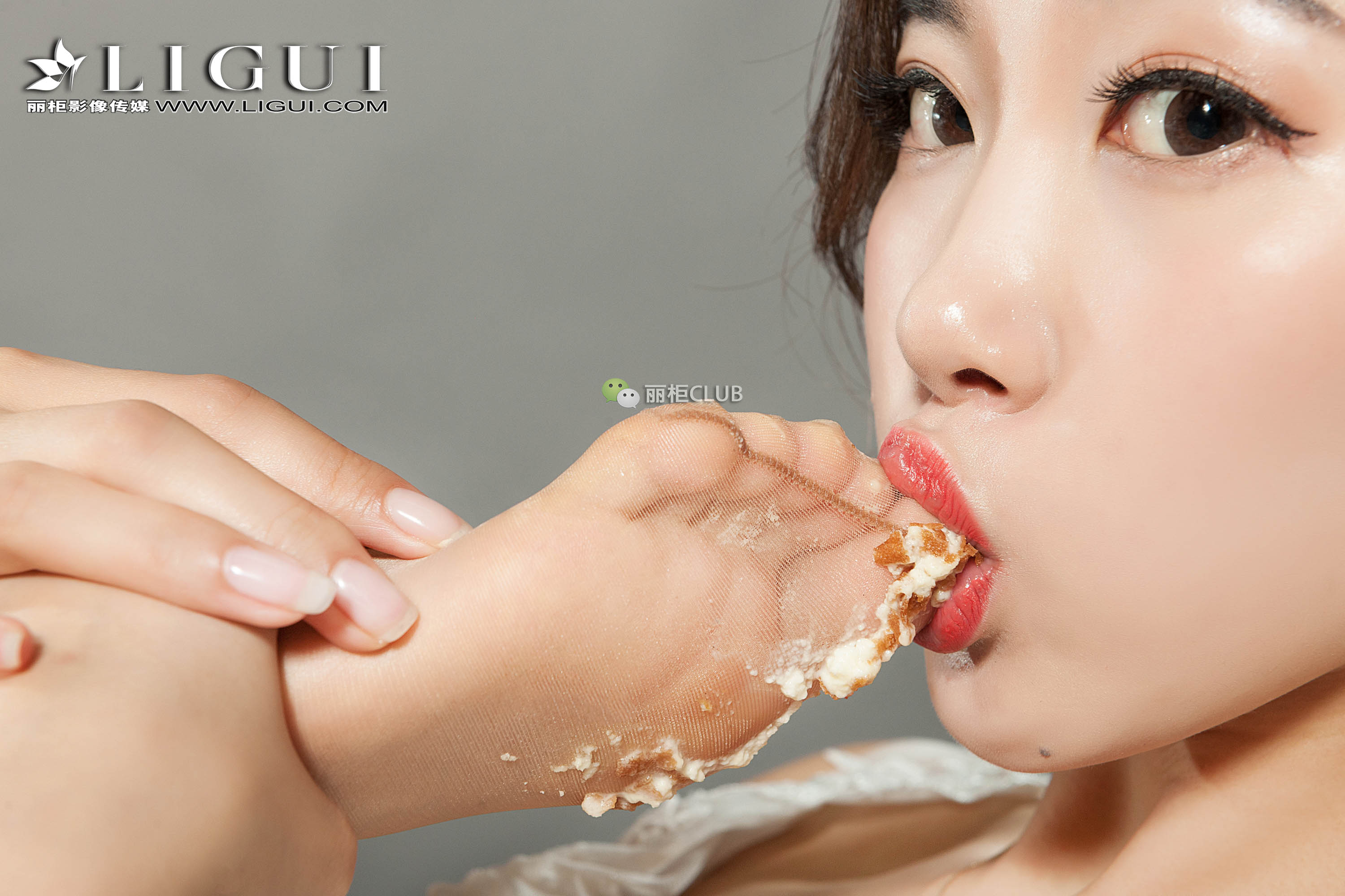 pretty lady dirty feet 84