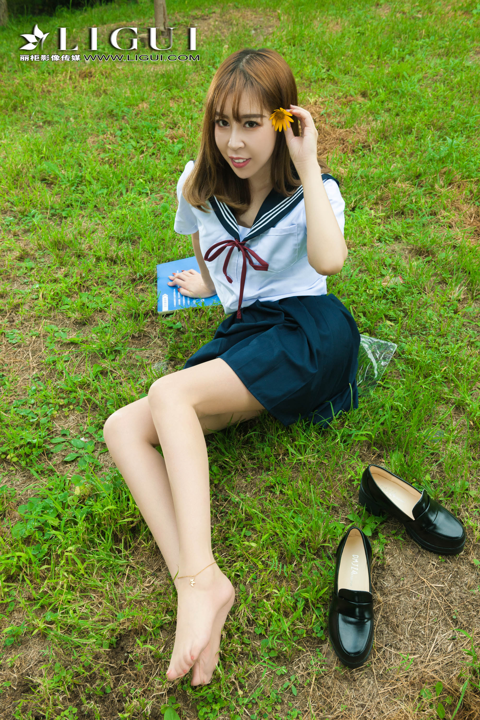 pretty lady dirty feet 85