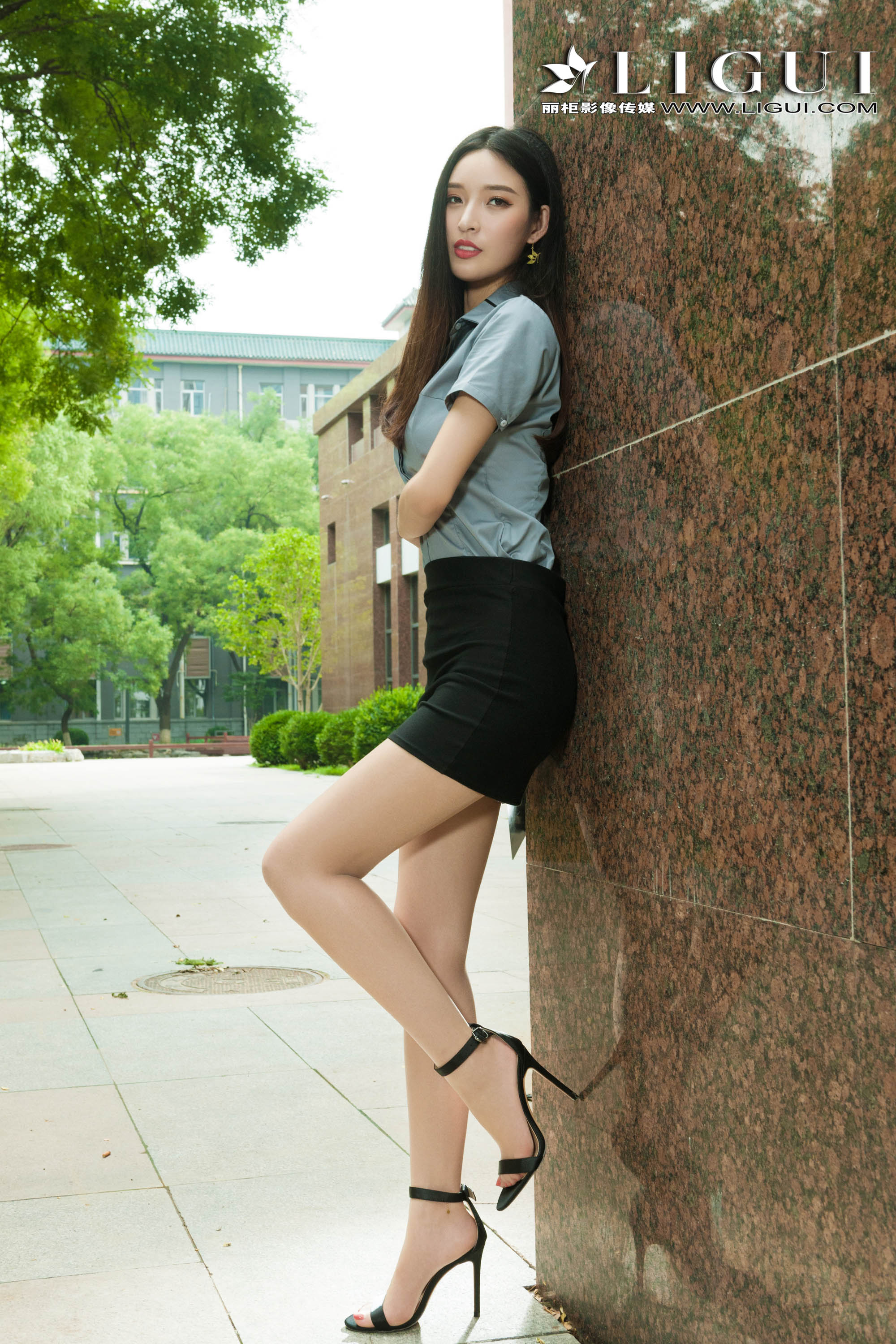 pretty lady dirty feet 86