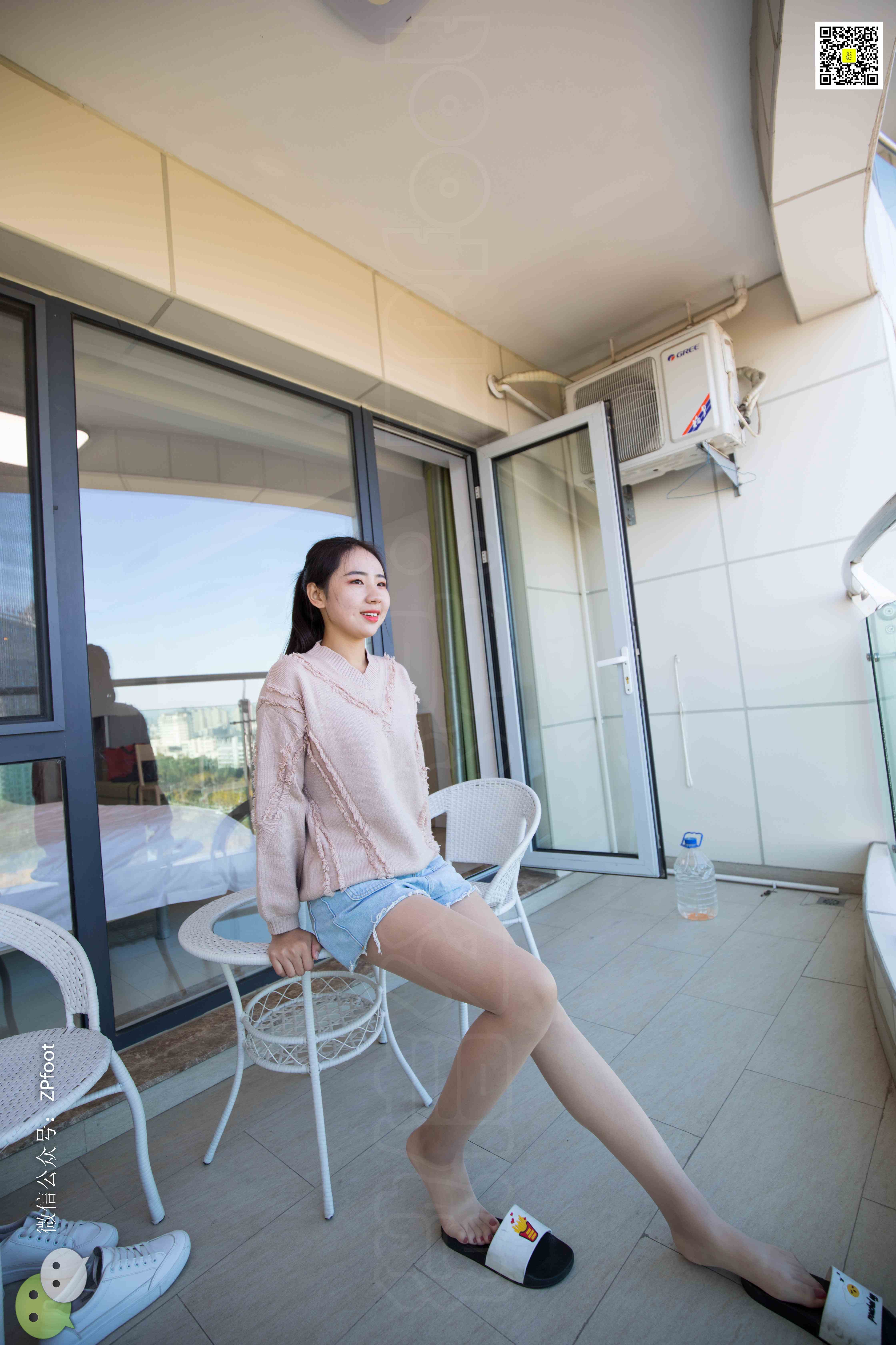 China Beauty Legs and feet 1184