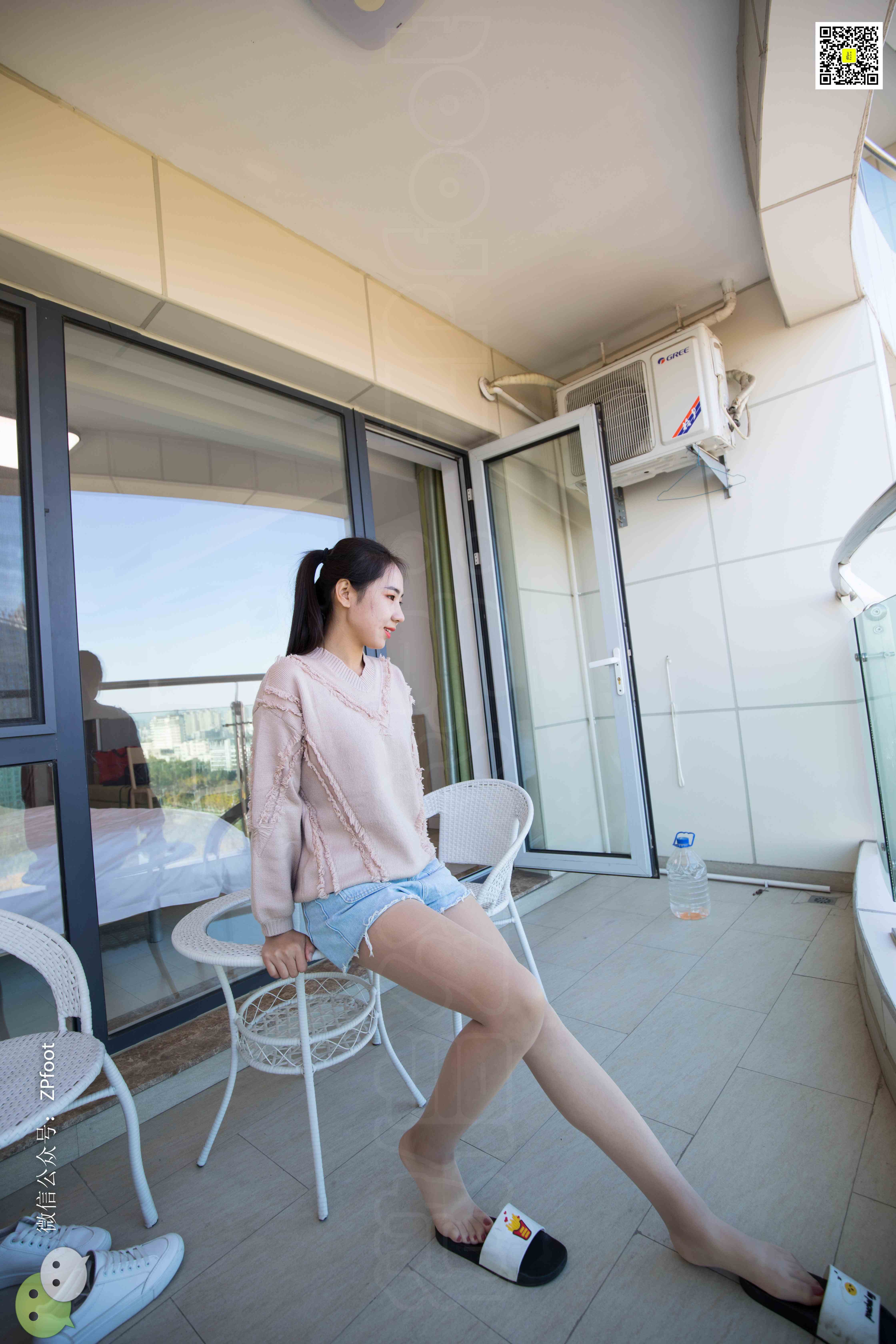 China Beauty Legs and feet 1184