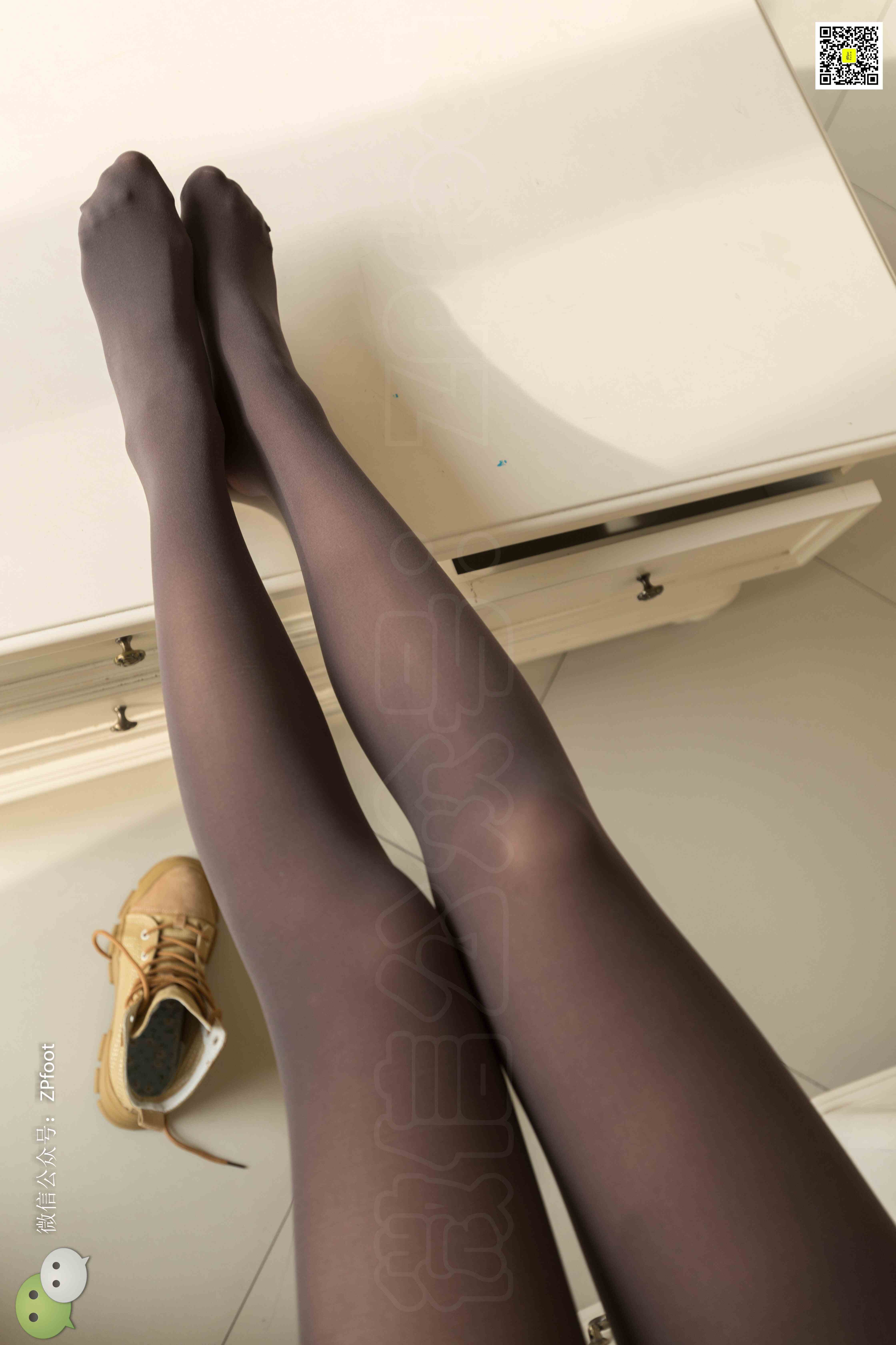 China Beauty Legs and feet 1186