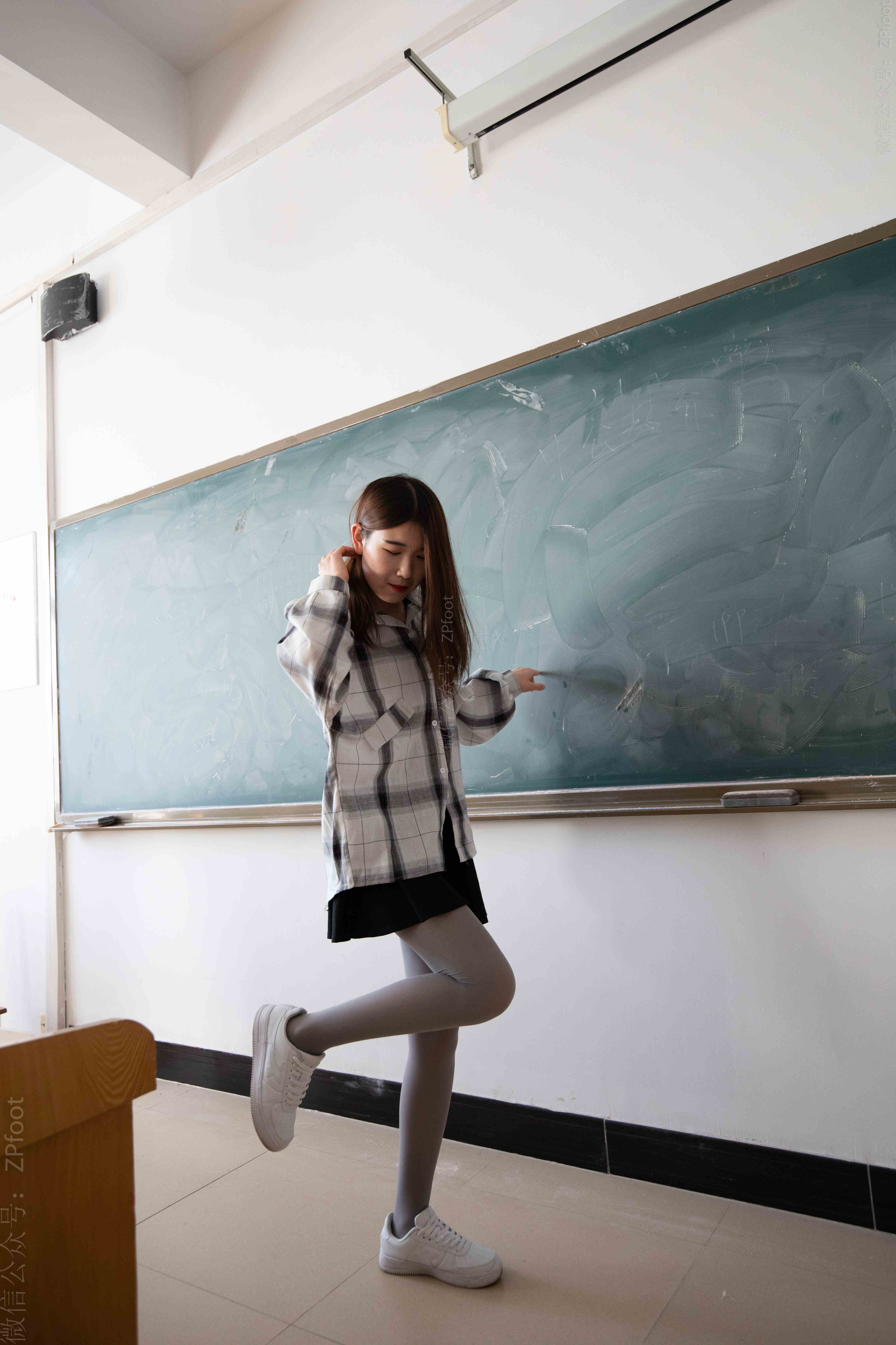 China Beauty Legs and feet 1191