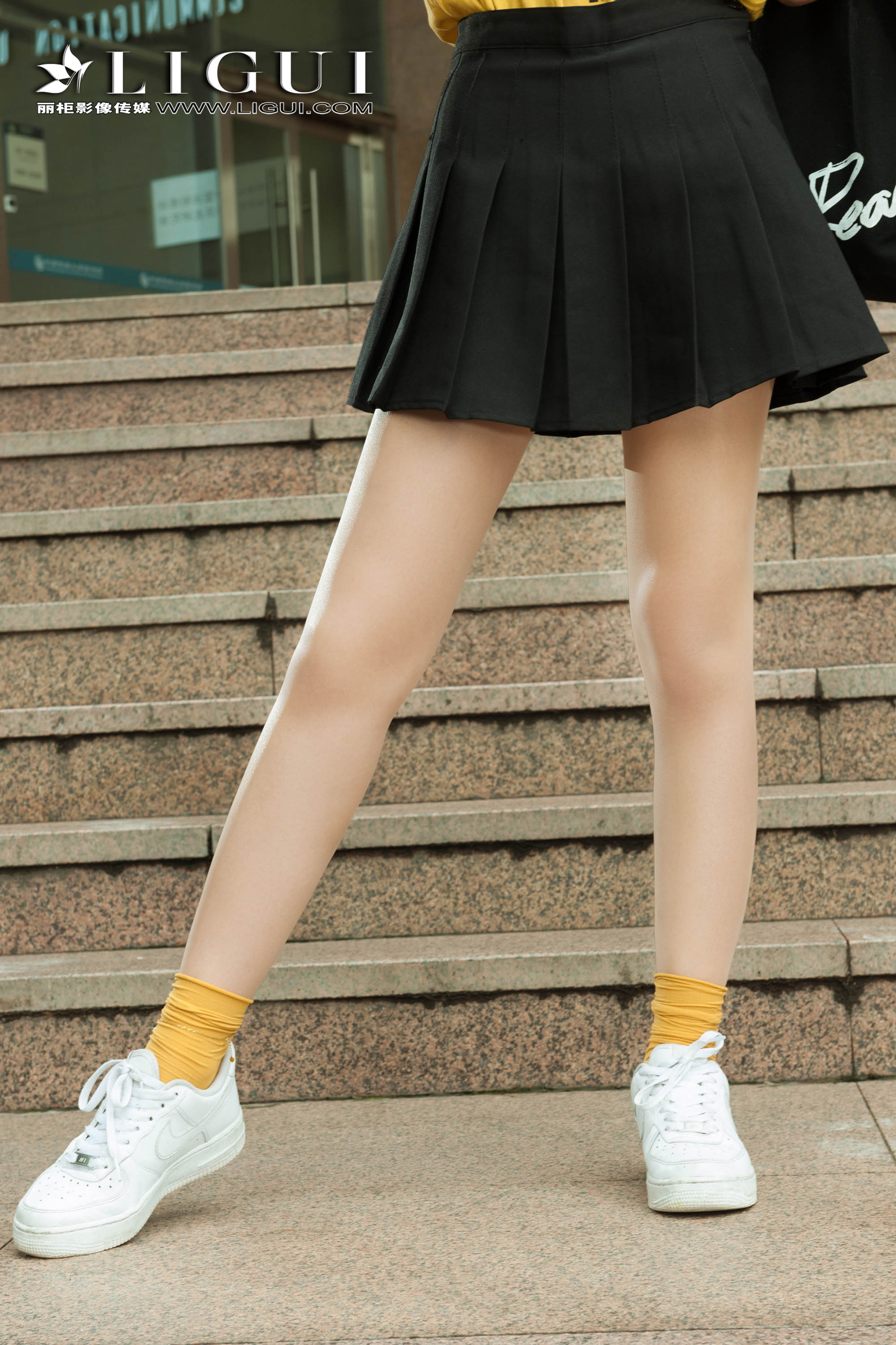 pretty lady dirty feet 91