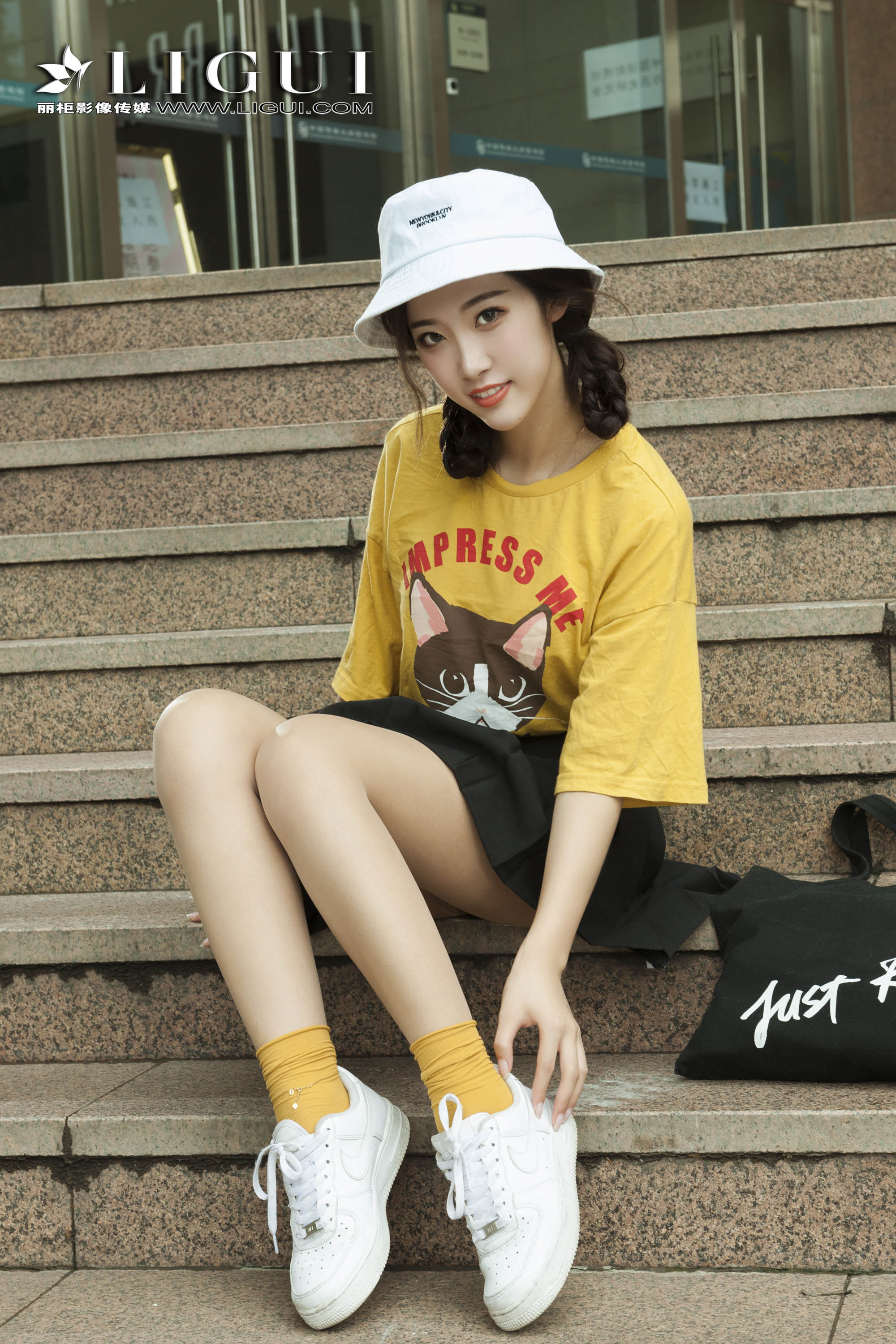 pretty lady dirty feet 91