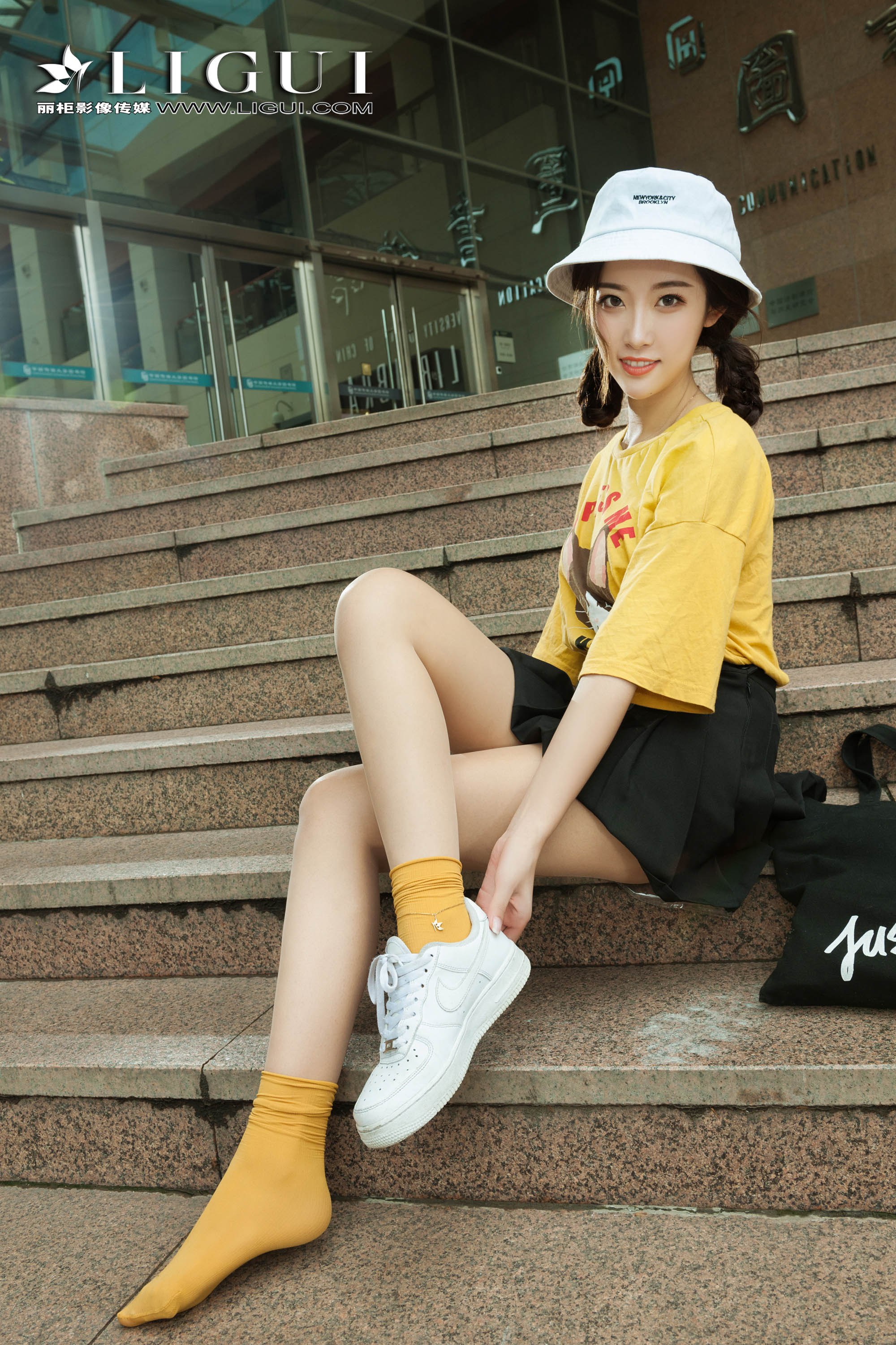 pretty lady dirty feet 91