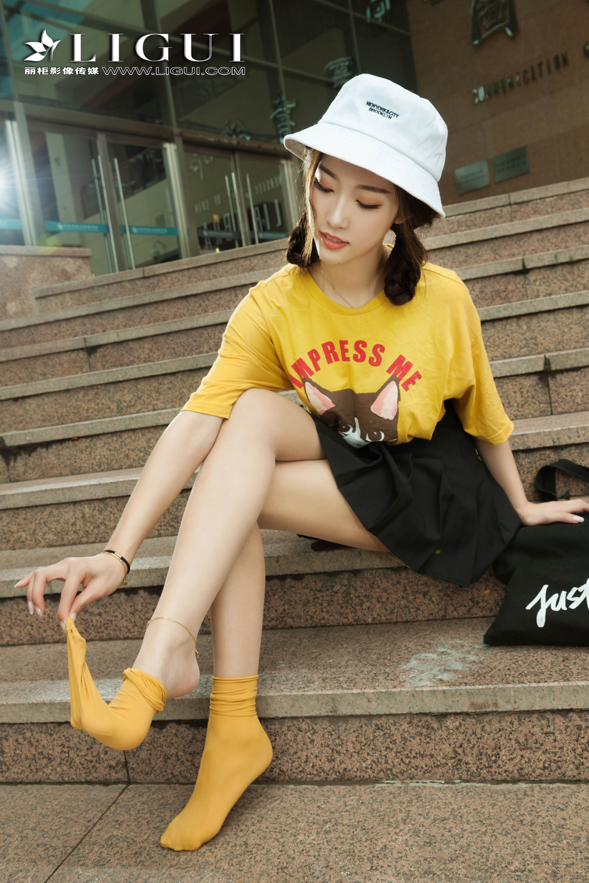 pretty lady dirty feet 91