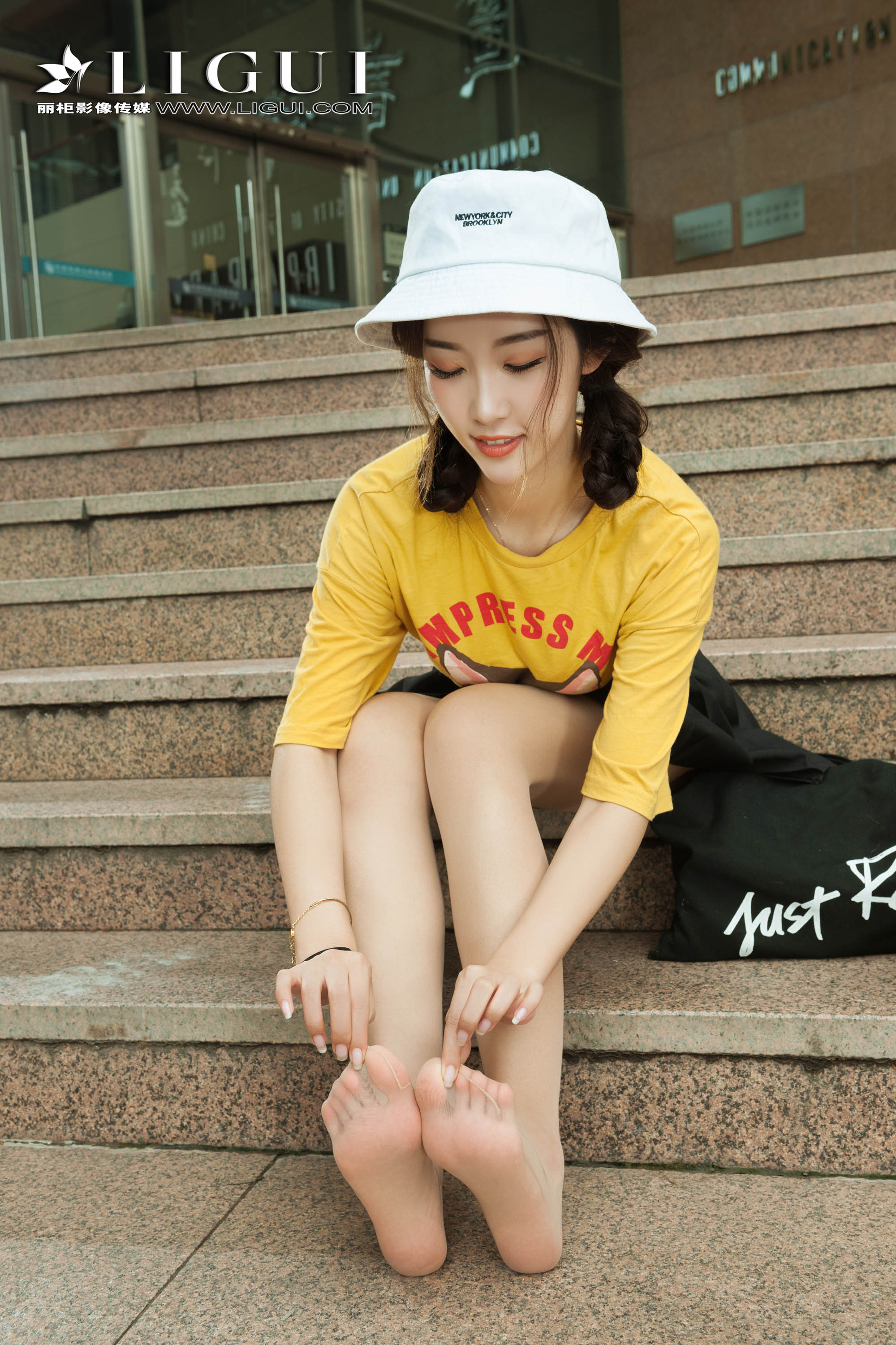 pretty lady dirty feet 91