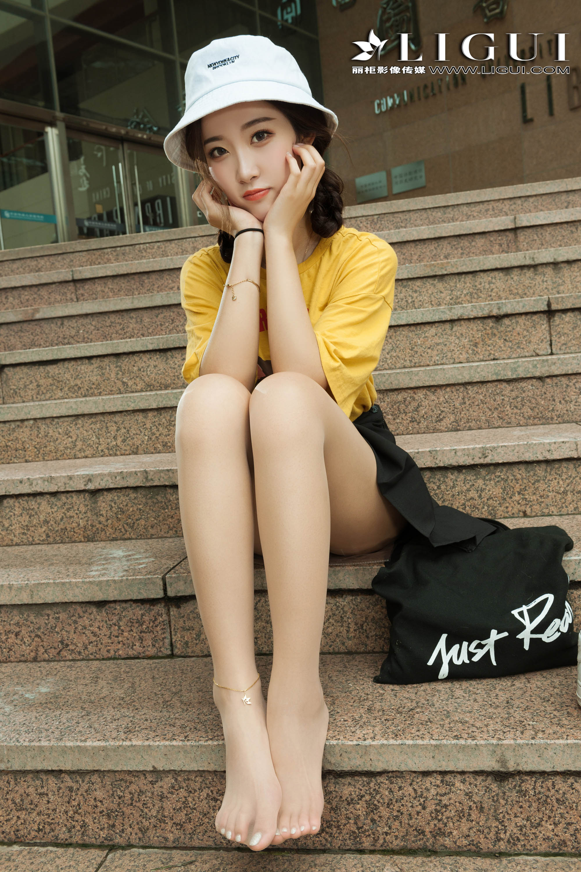 pretty lady dirty feet 91