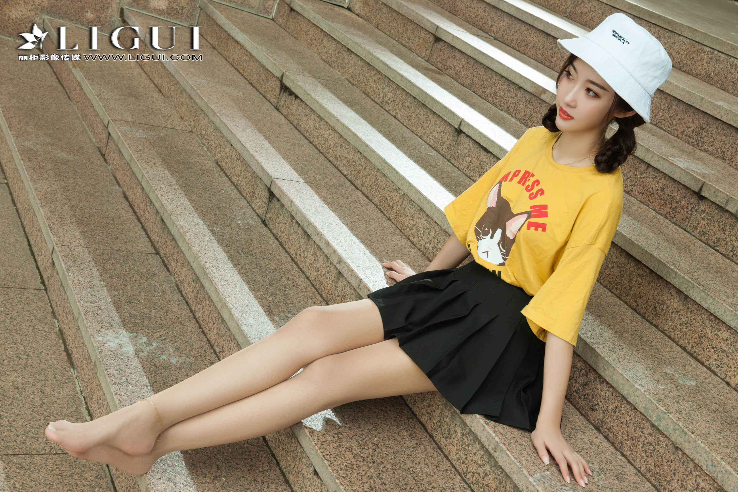 pretty lady dirty feet 91