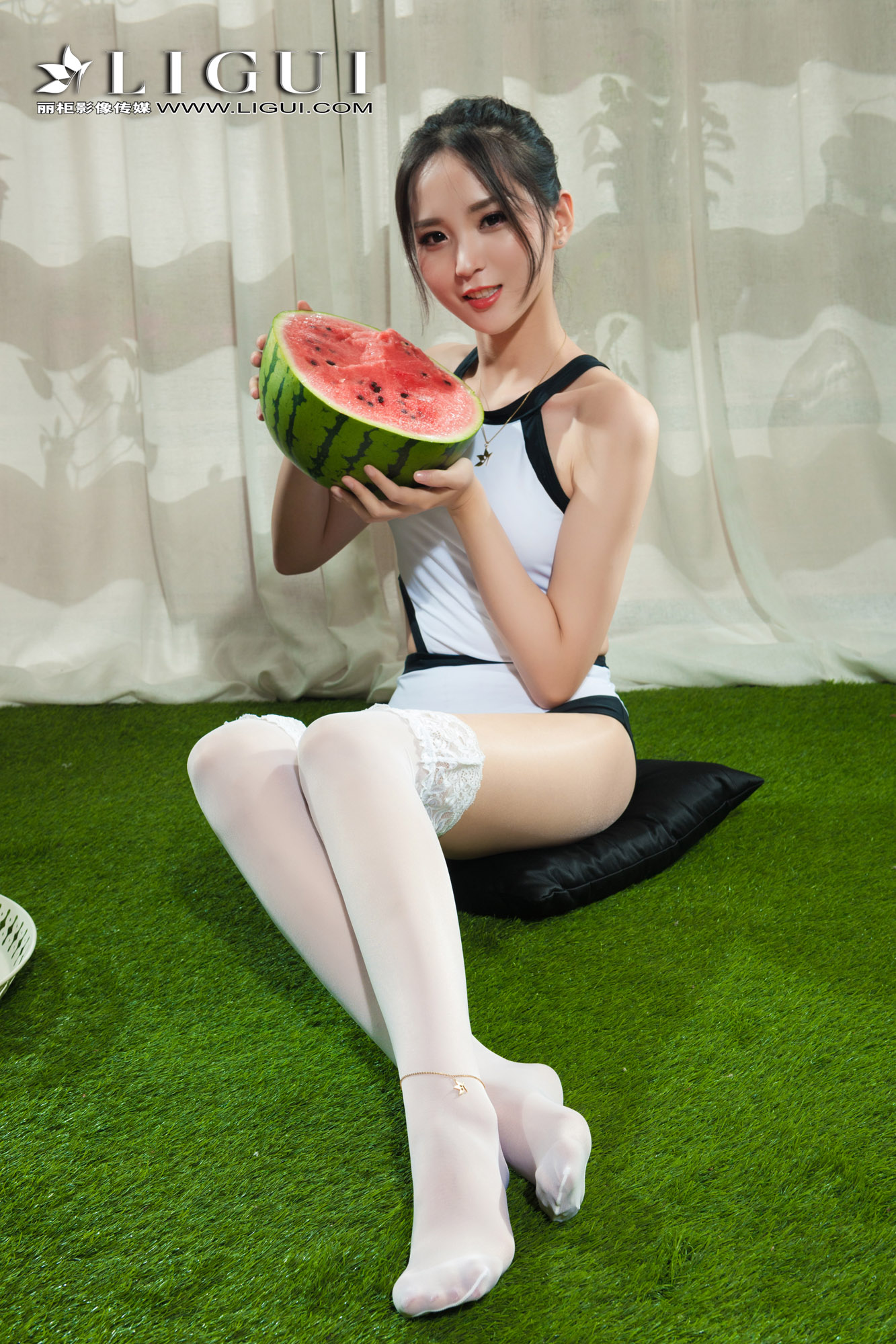 pretty lady dirty feet 93