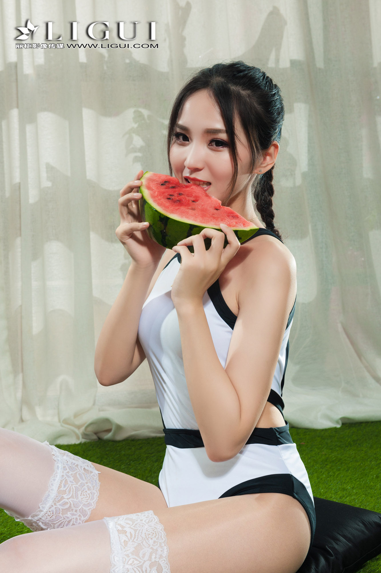 pretty lady dirty feet 93