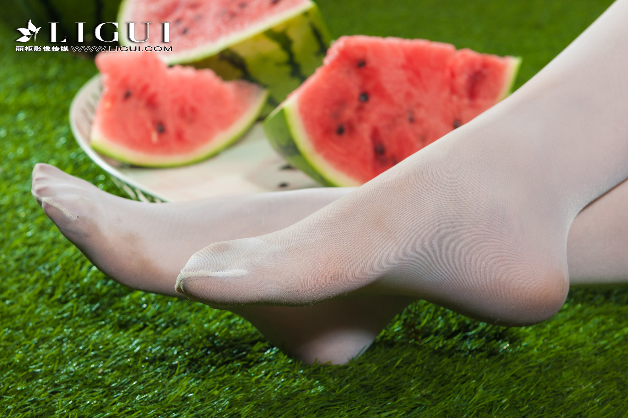 pretty lady dirty feet 93